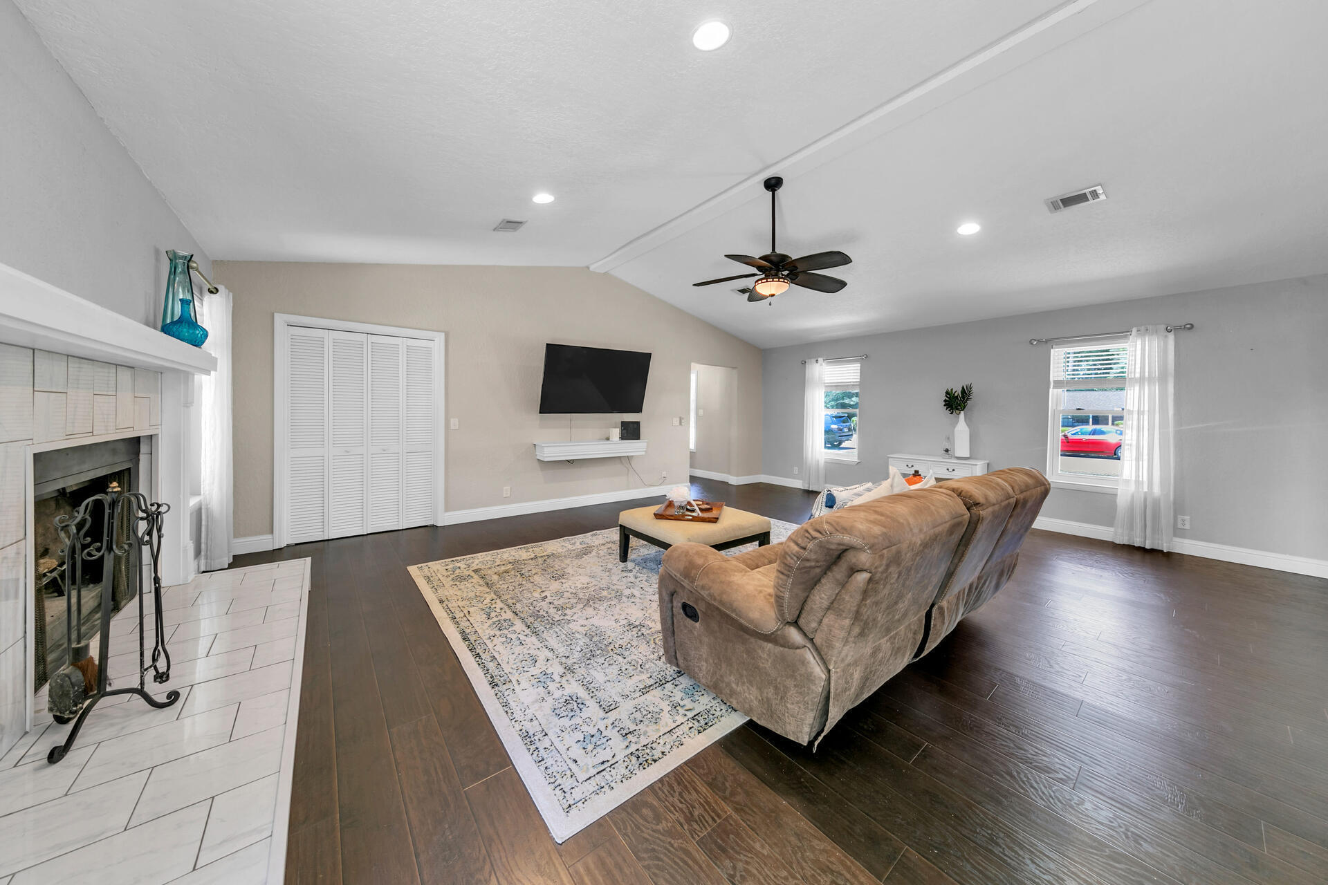 PINEWOOD ESTATES - Residential