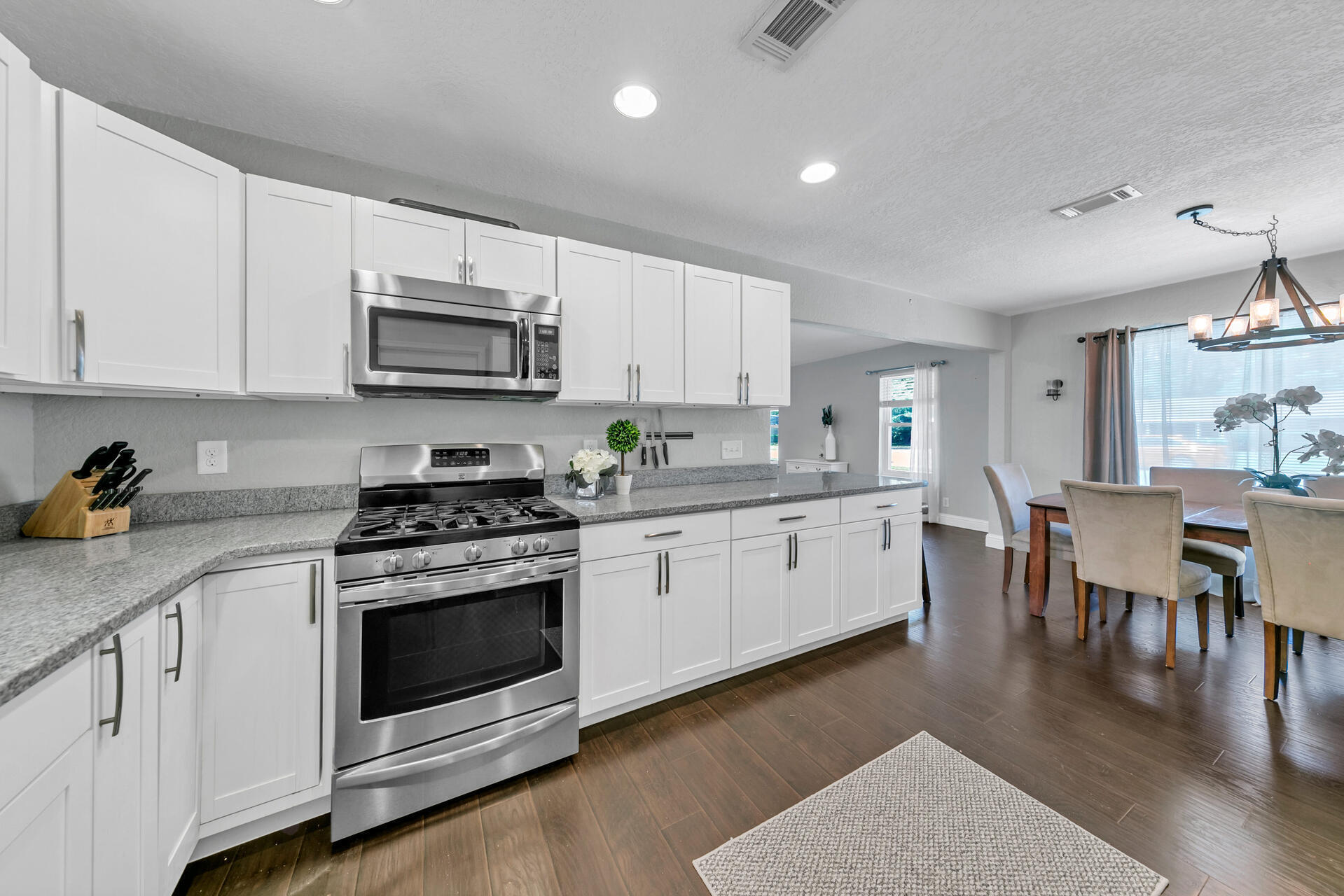 PINEWOOD ESTATES - Residential