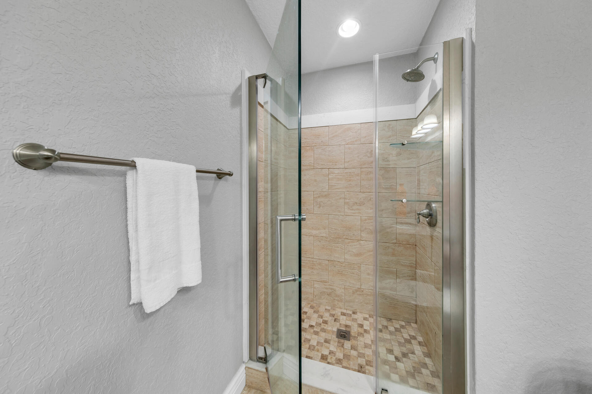 PINEWOOD ESTATES - Residential