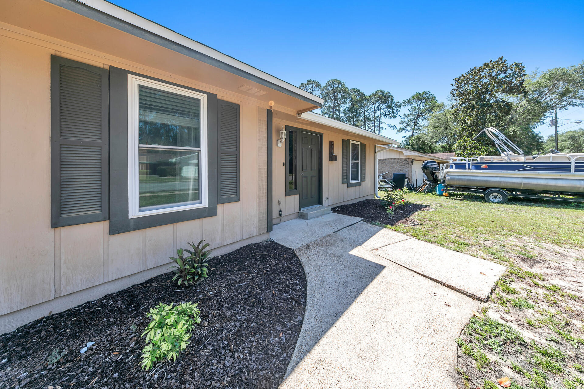 PINEWOOD ESTATES - Residential