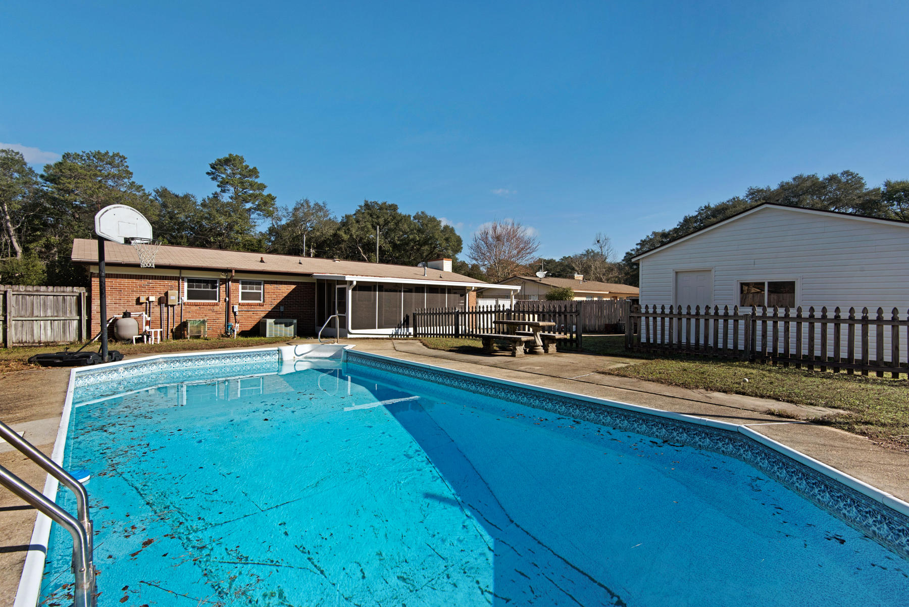 CAROL ANNE MANOR 1ST ADDN - Residential