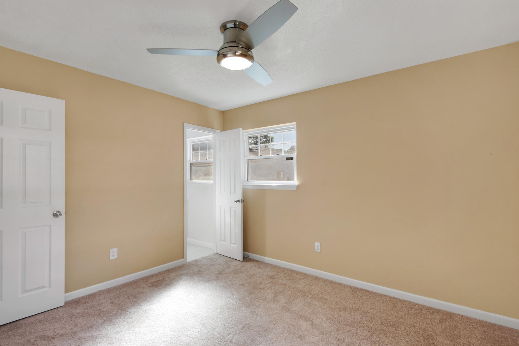 CAROL ANNE MANOR 1ST ADDN - Residential