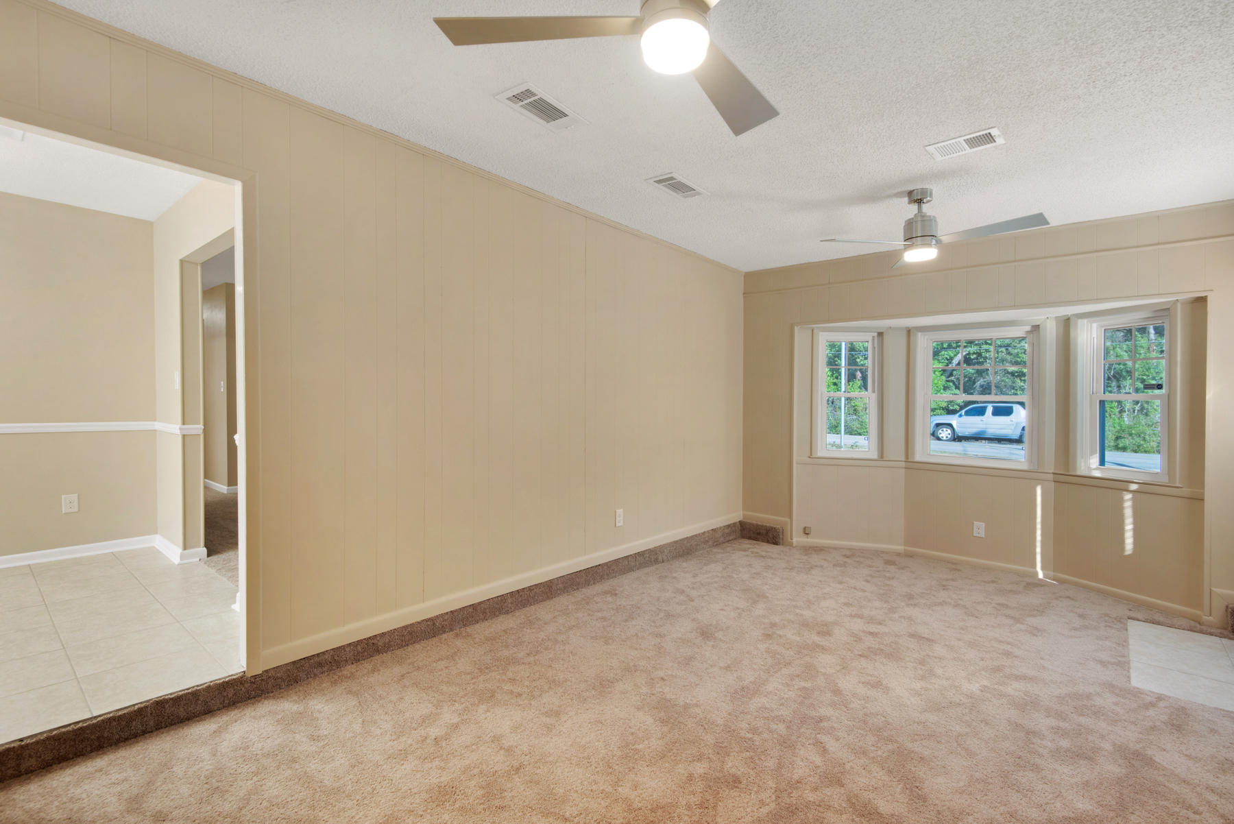 CAROL ANNE MANOR 1ST ADDN - Residential