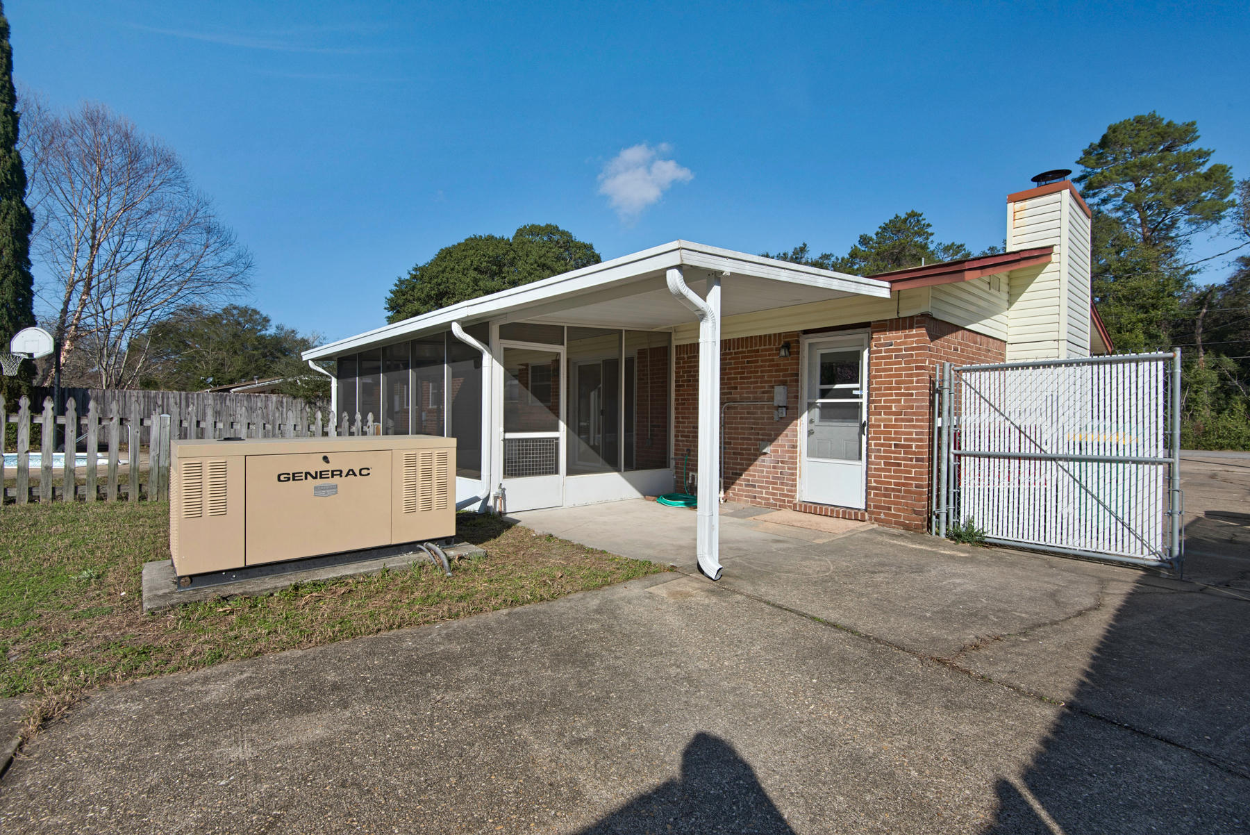 CAROL ANNE MANOR 1ST ADDN - Residential