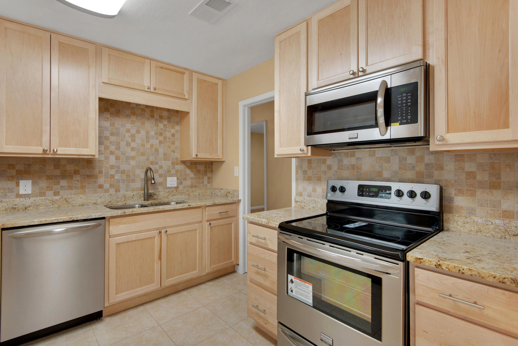 CAROL ANNE MANOR 1ST ADDN - Residential