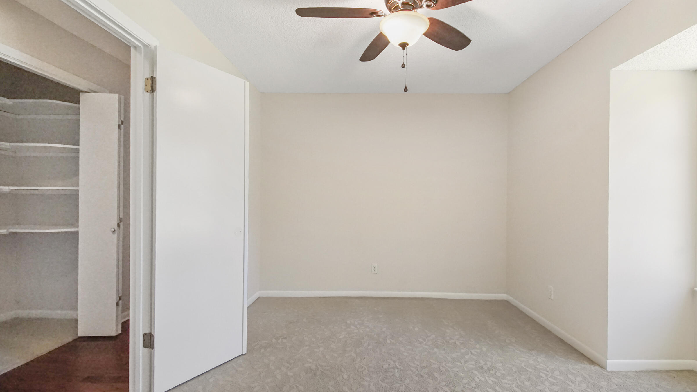 PINE SHORES - Residential