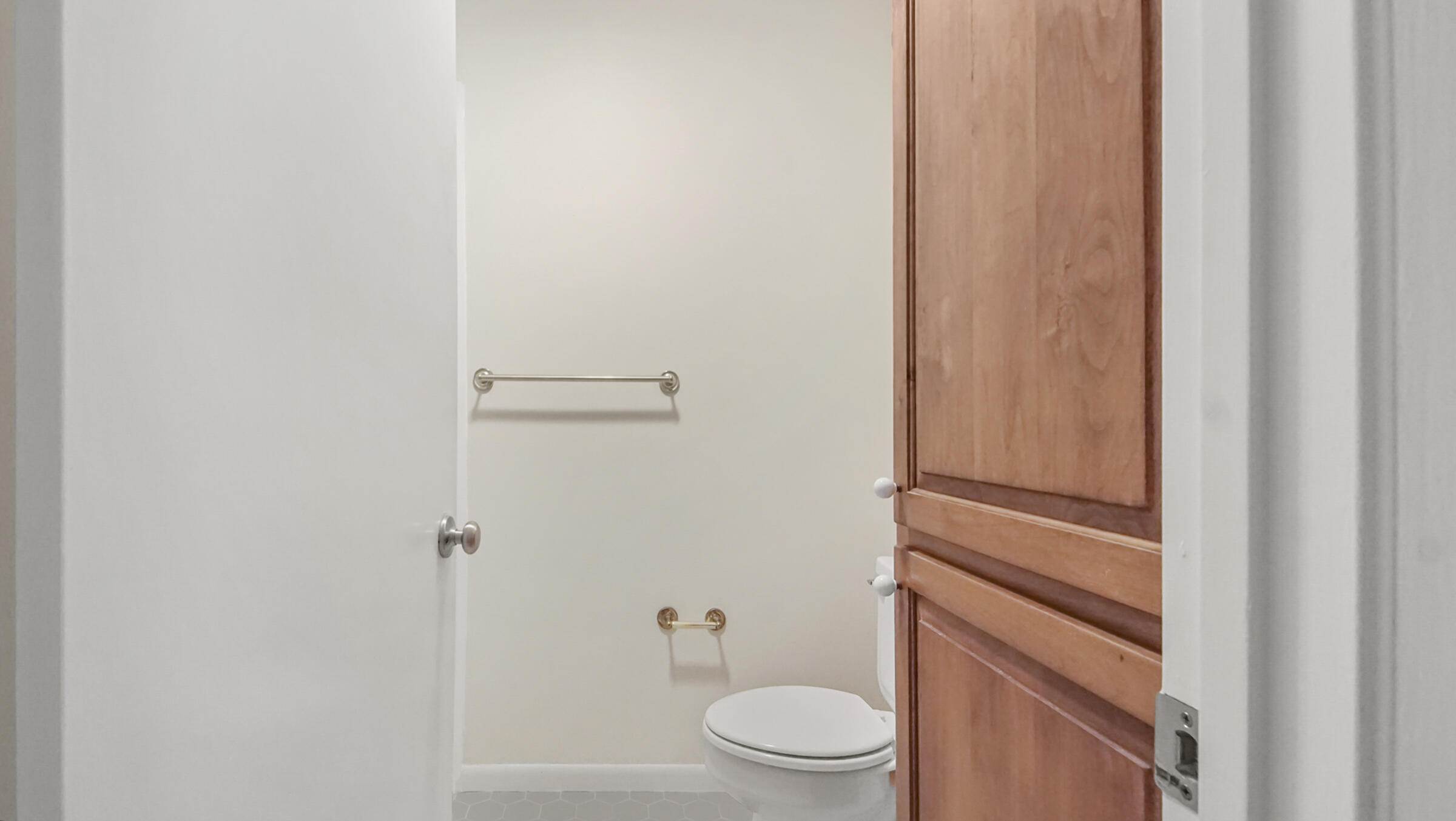 PINE SHORES - Residential