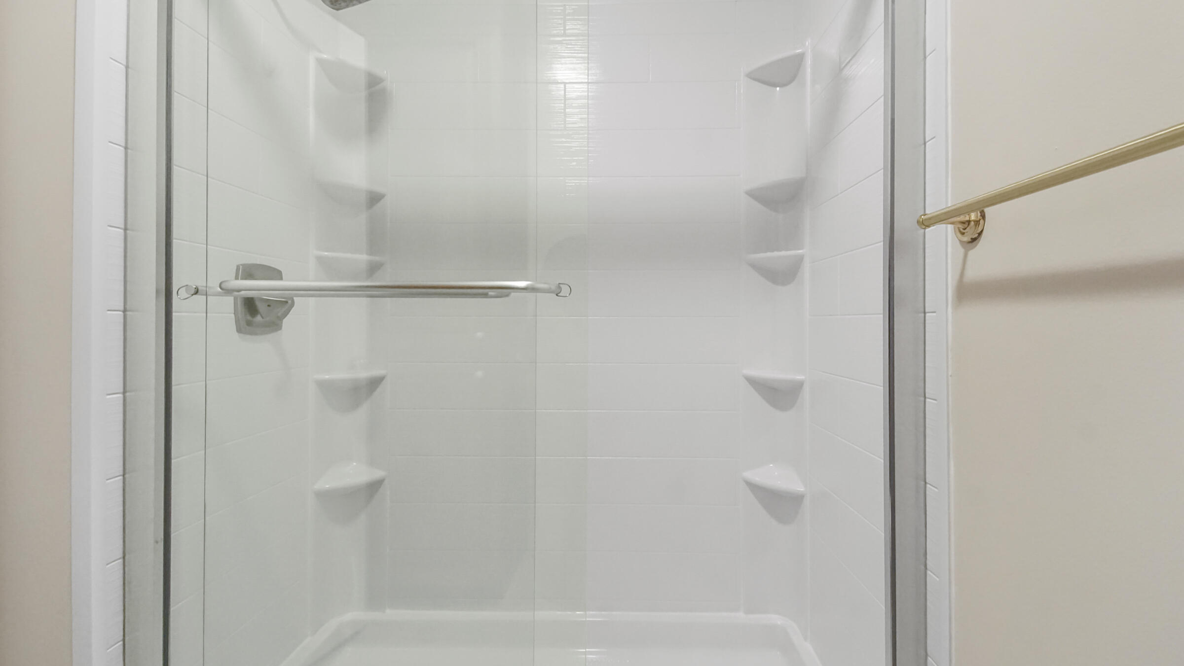 PINE SHORES - Residential