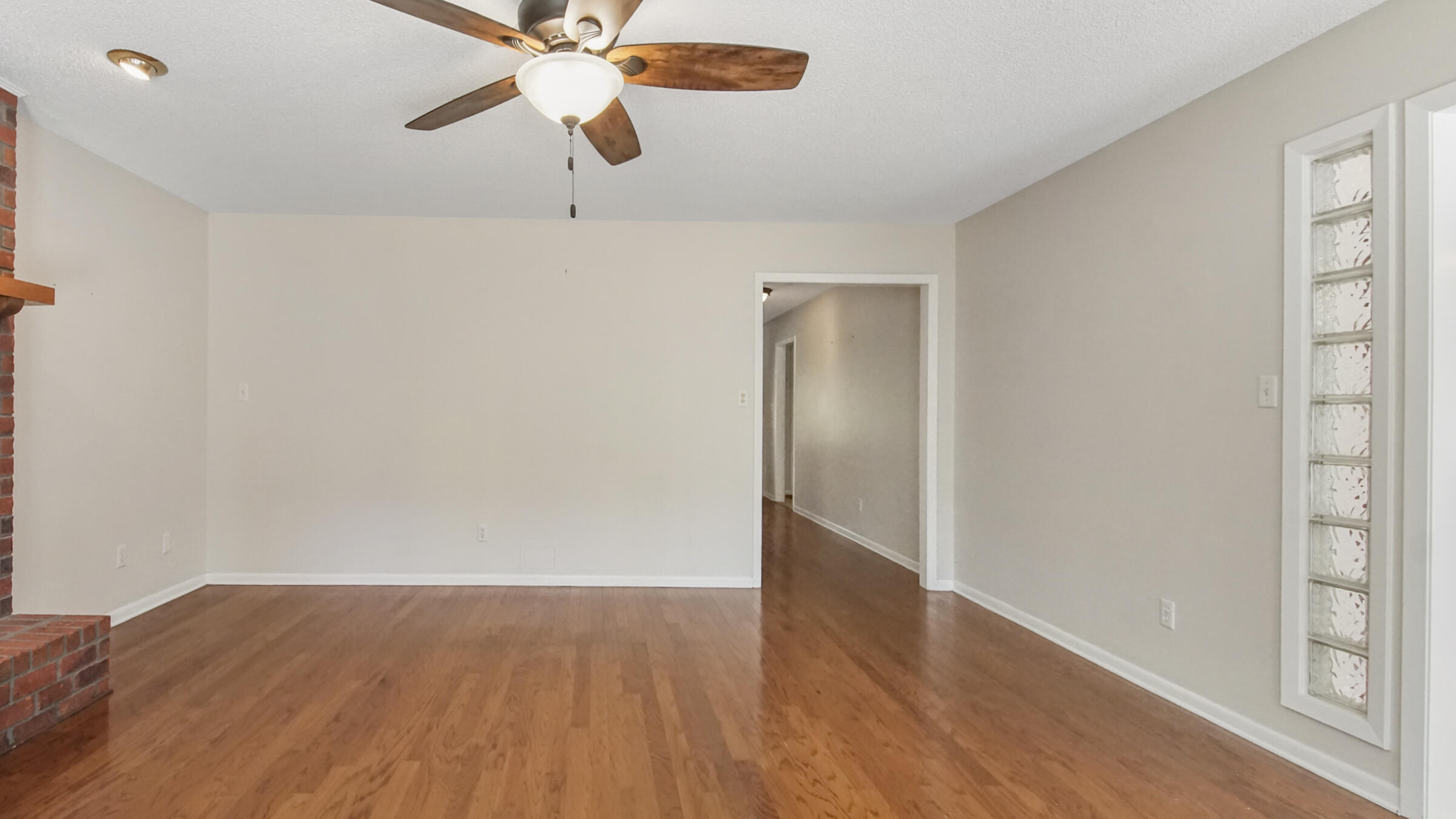 PINE SHORES - Residential