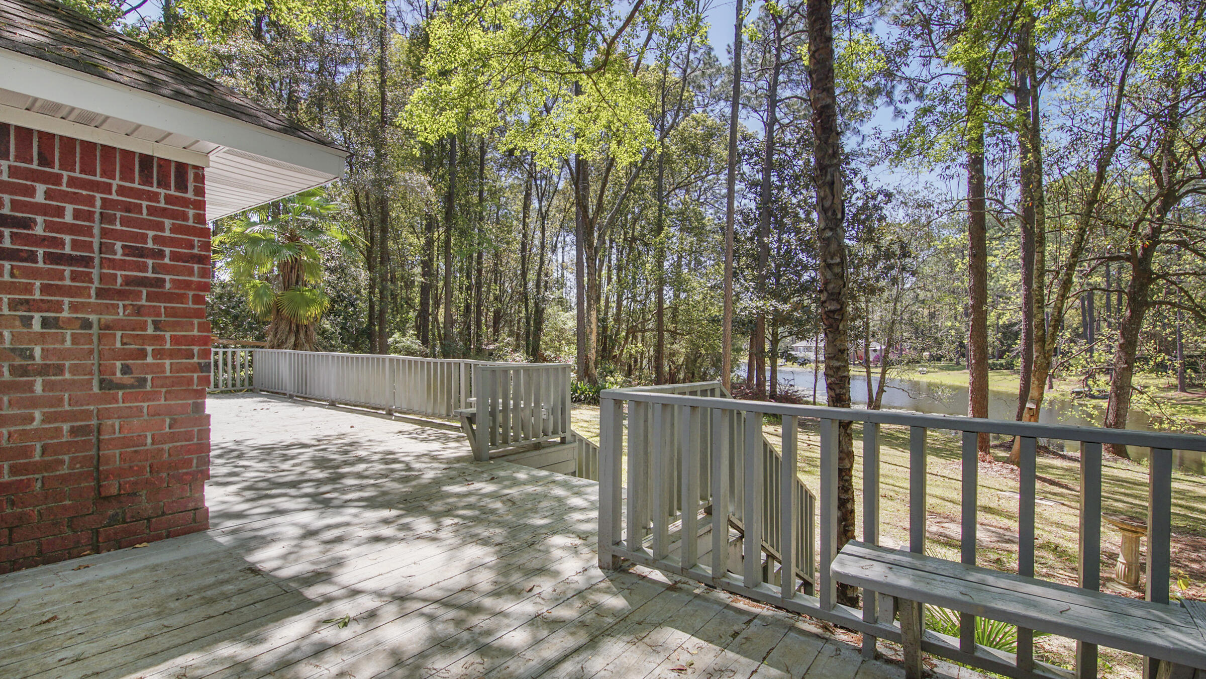 PINE SHORES - Residential