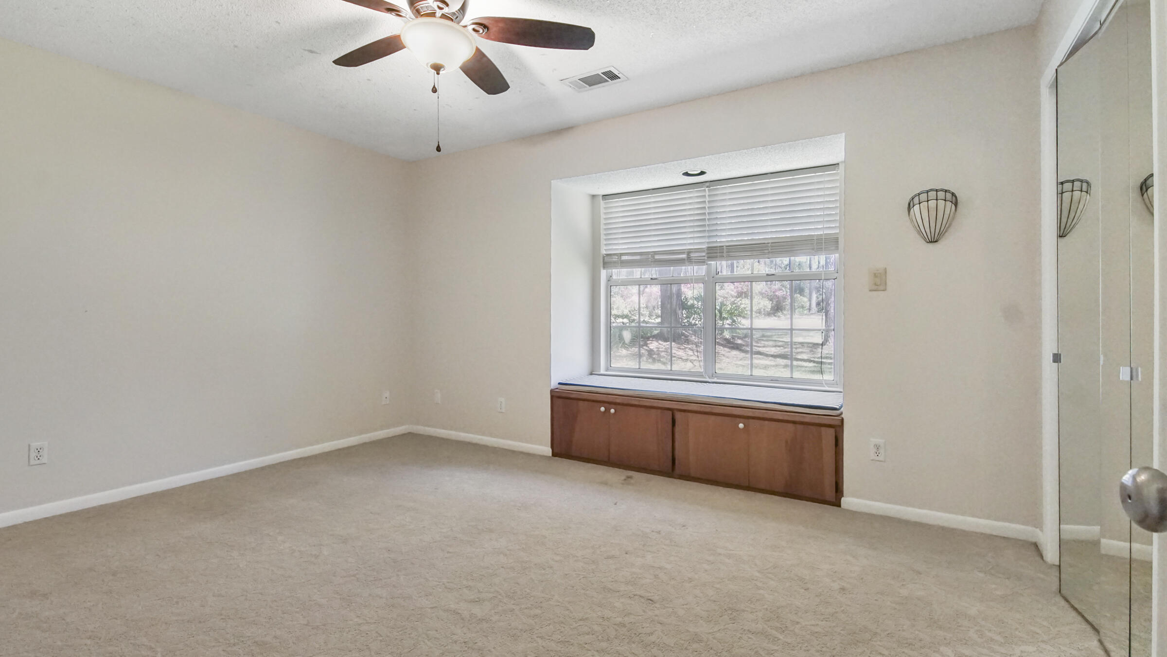 PINE SHORES - Residential