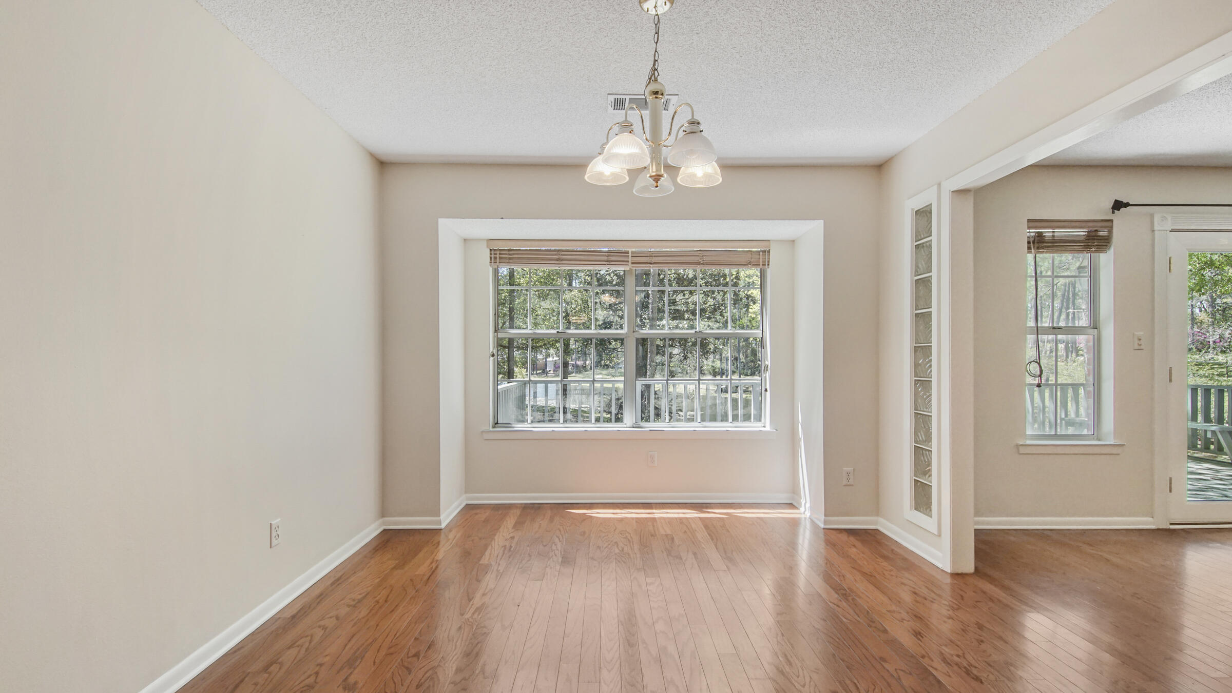 PINE SHORES - Residential