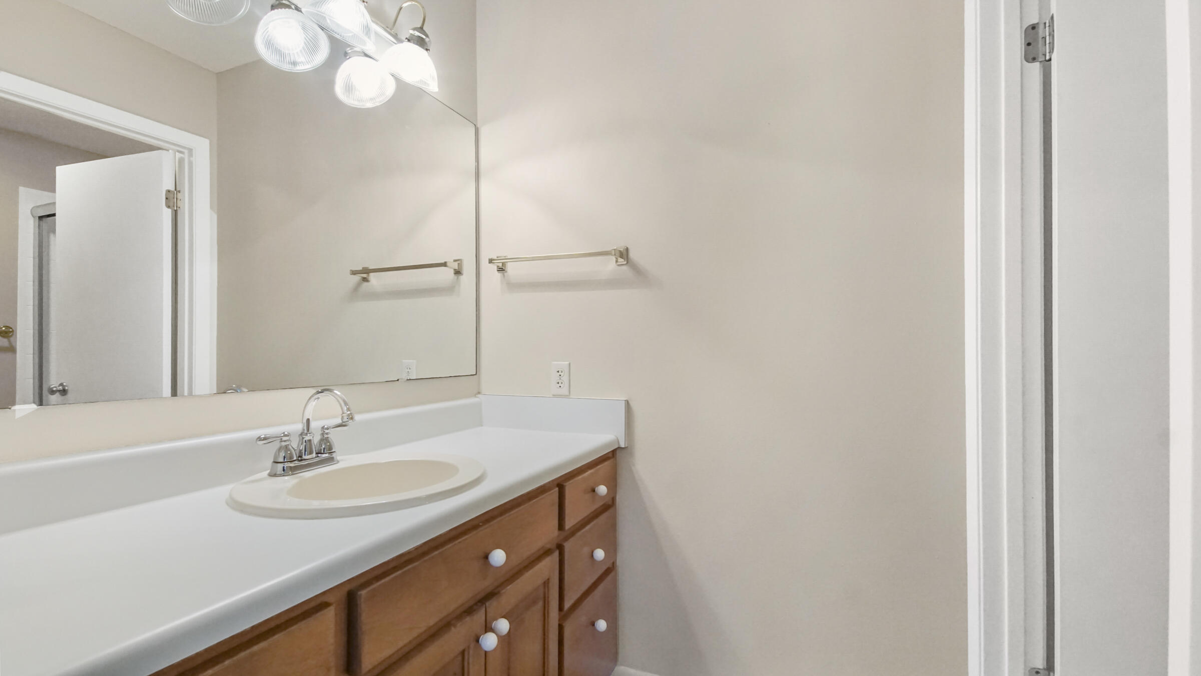 PINE SHORES - Residential