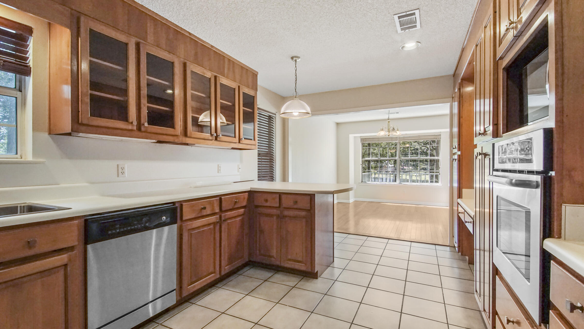 PINE SHORES - Residential