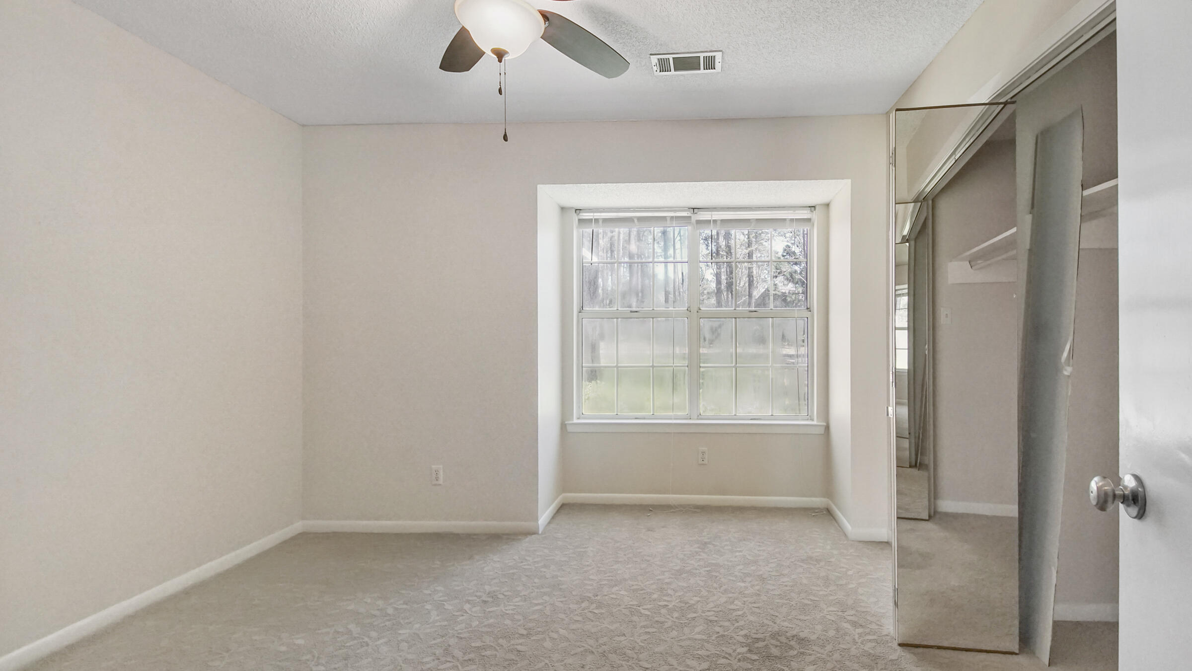 PINE SHORES - Residential