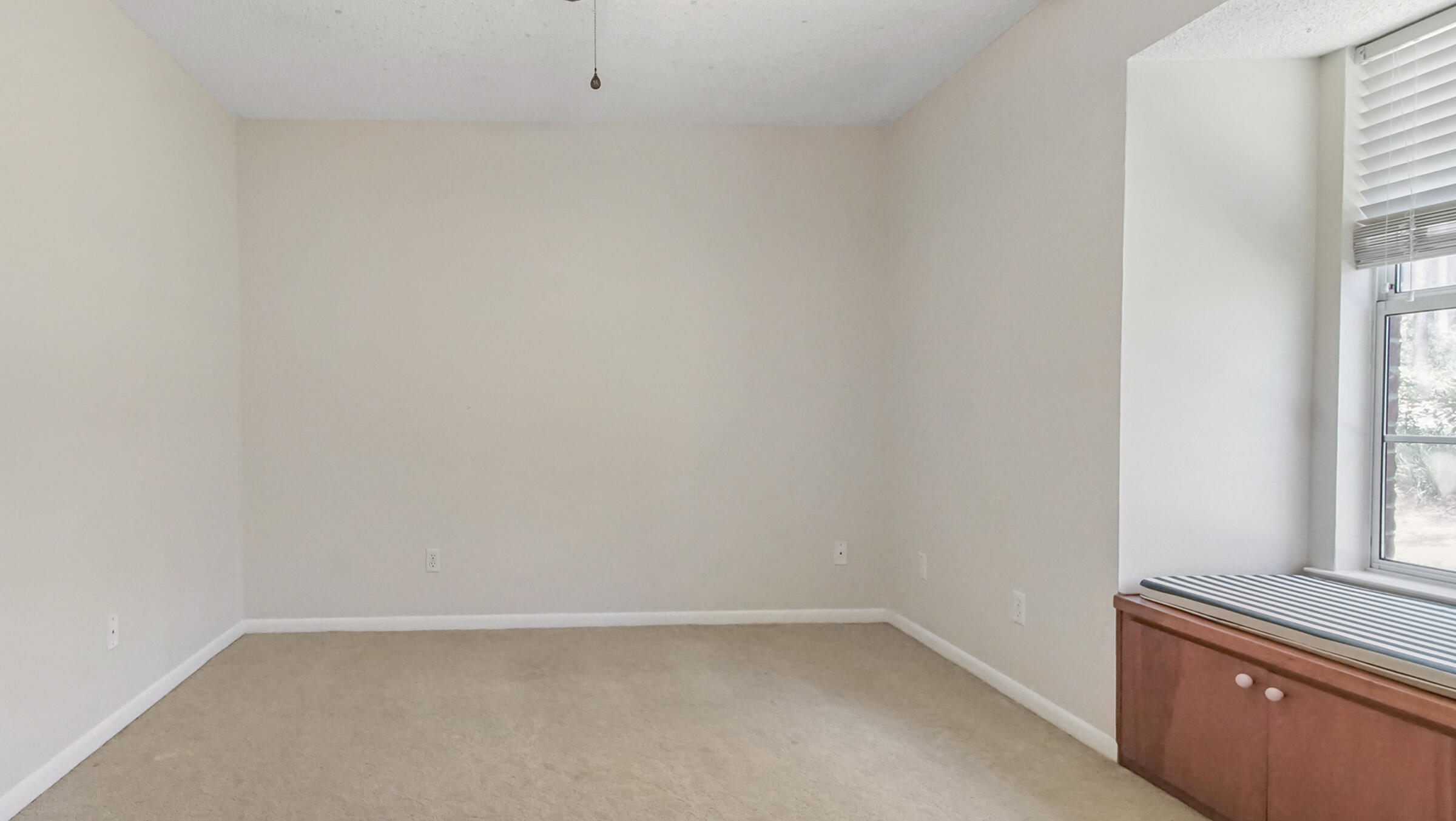 PINE SHORES - Residential