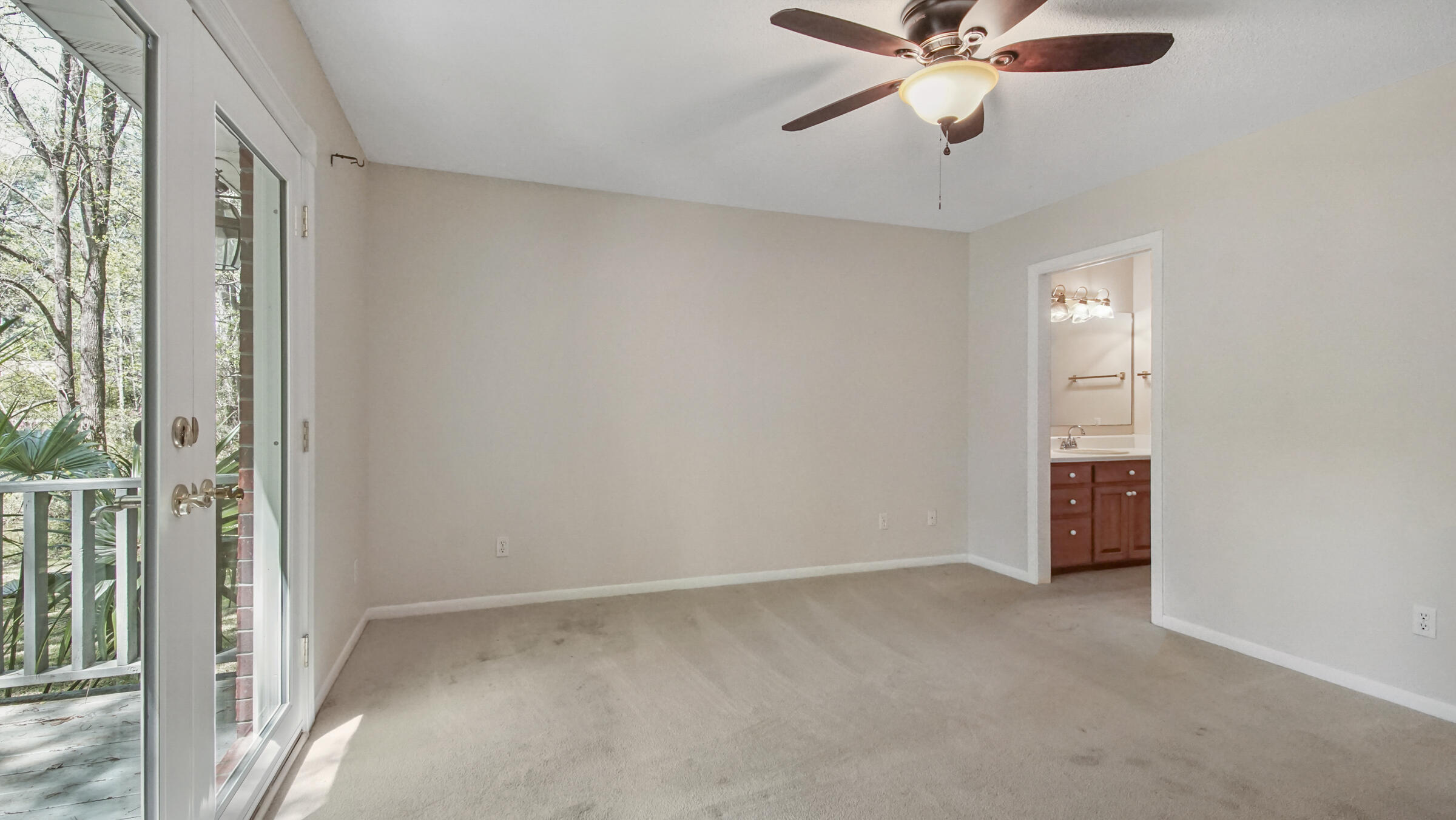 PINE SHORES - Residential