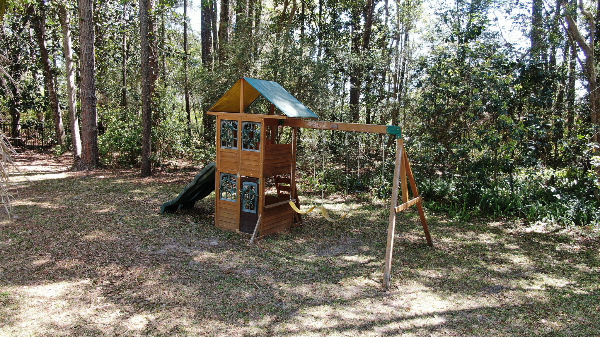 PINE SHORES - Residential