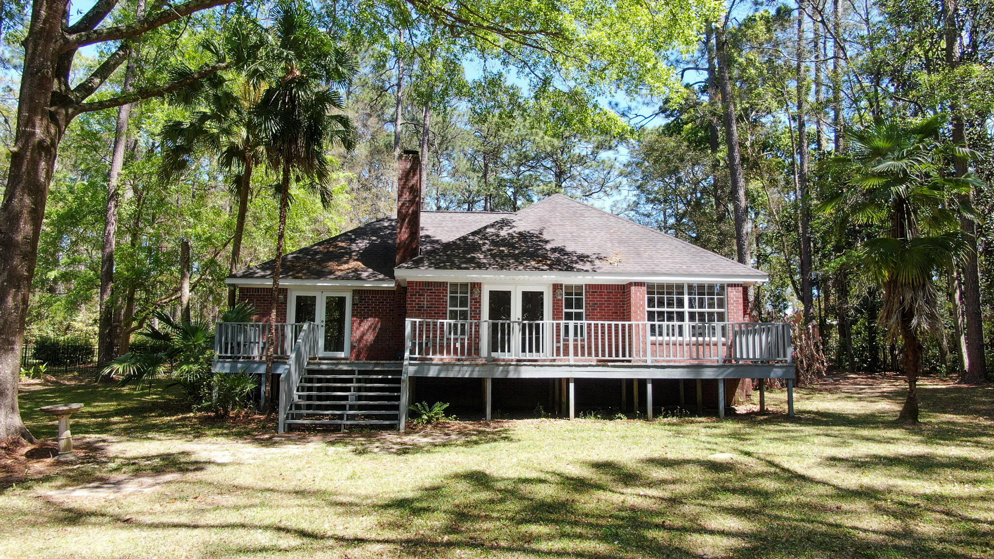 PINE SHORES - Residential