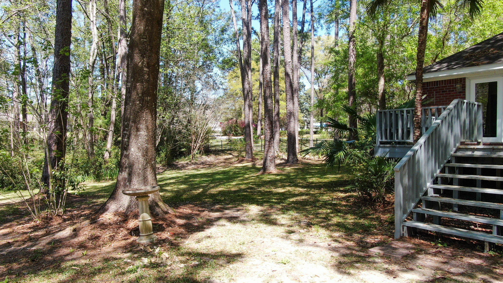 PINE SHORES - Residential