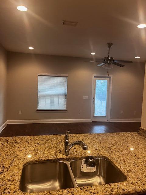 RESERVE POINTE - Residential Lease