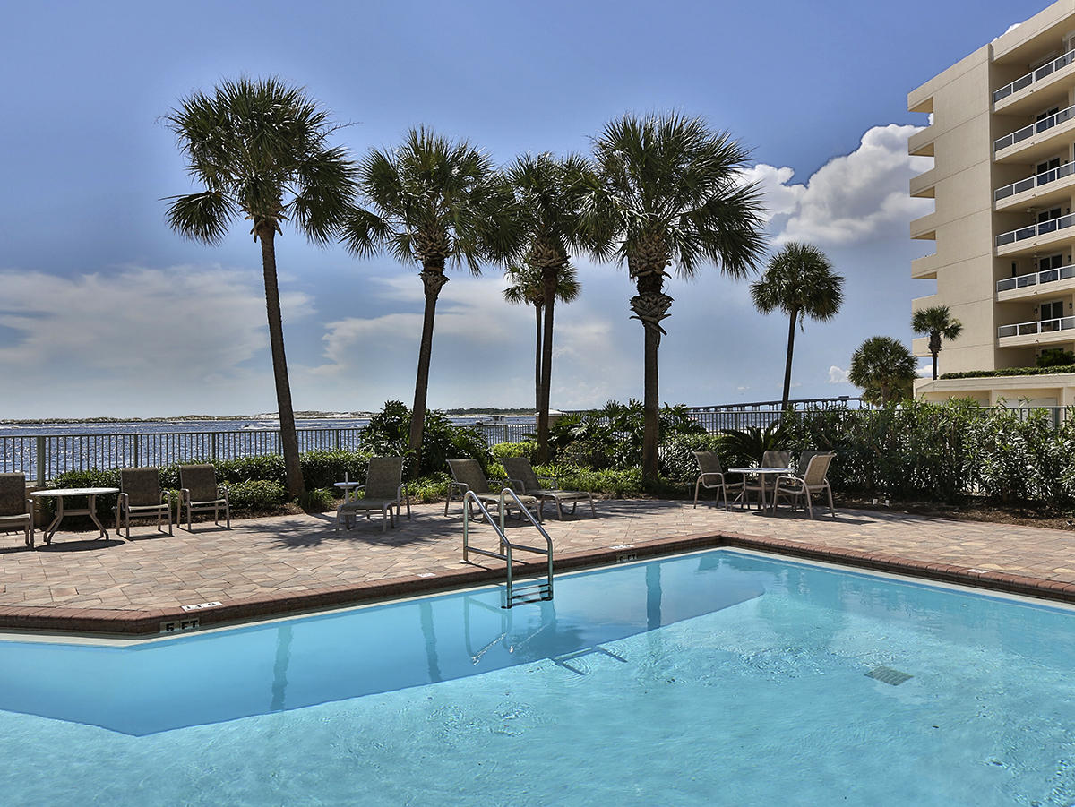 WATERVIEW TOWERS - Residential