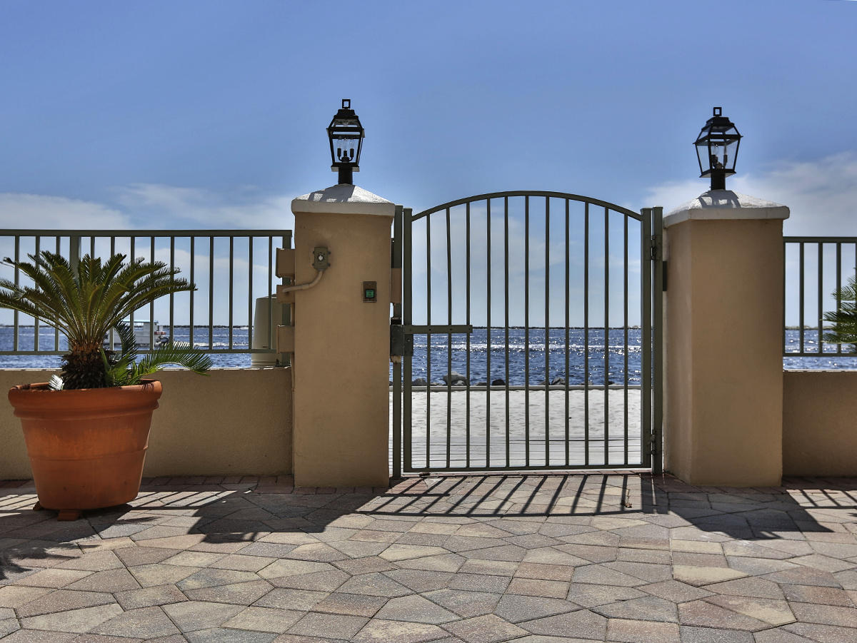 WATERVIEW TOWERS - Residential