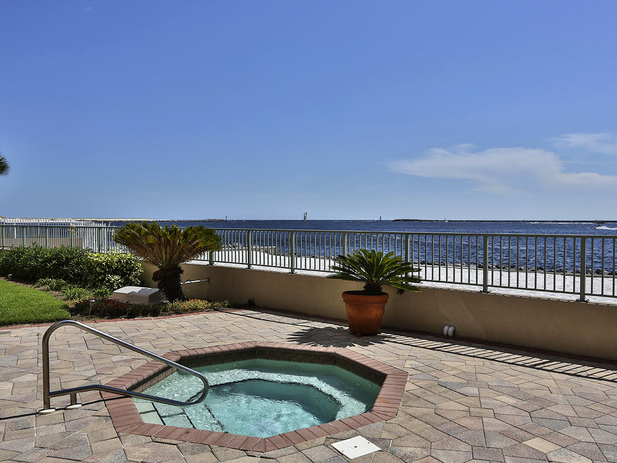 WATERVIEW TOWERS - Residential