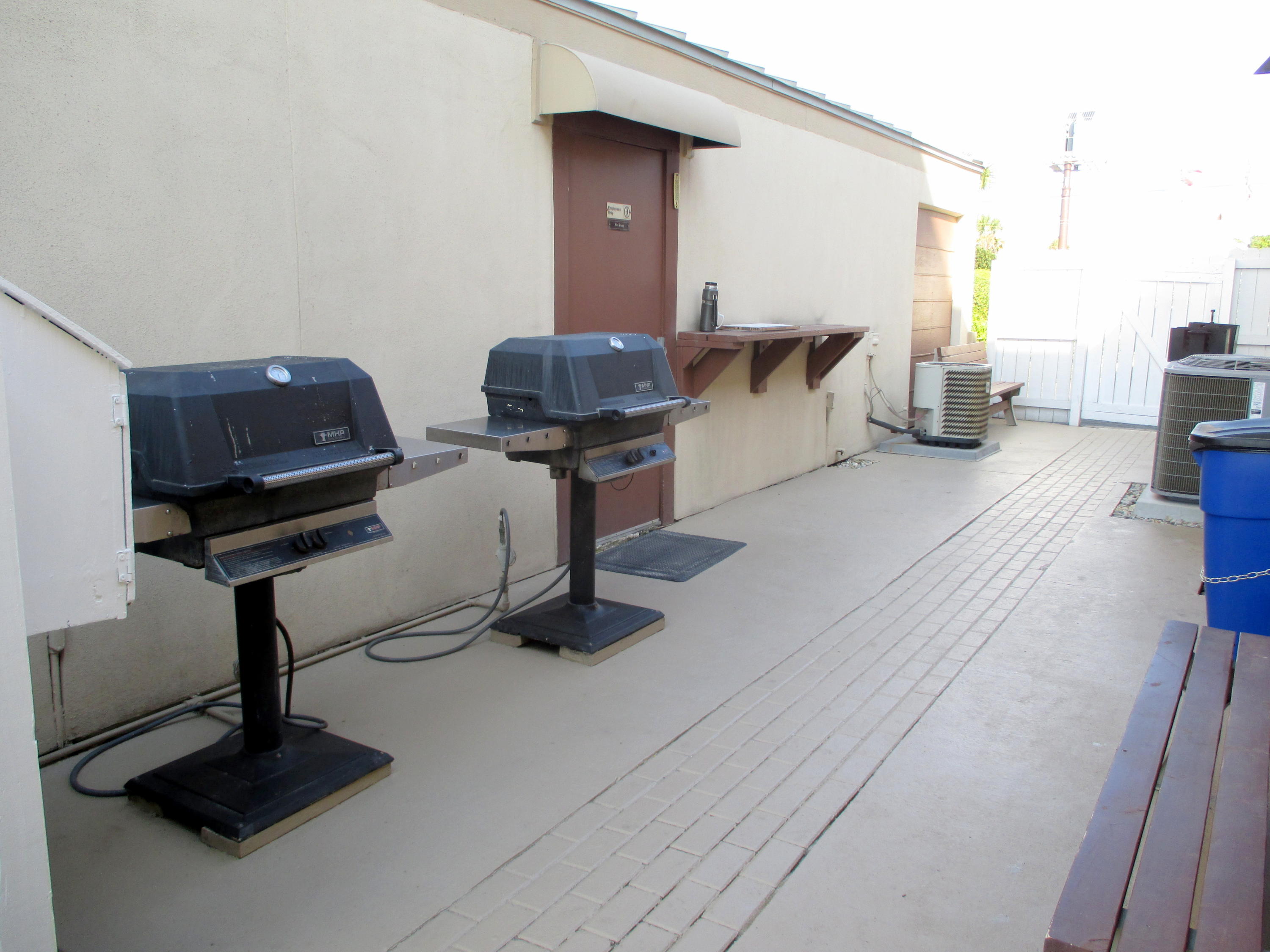 BEACH HOUSE CONDO PH 1 - Residential