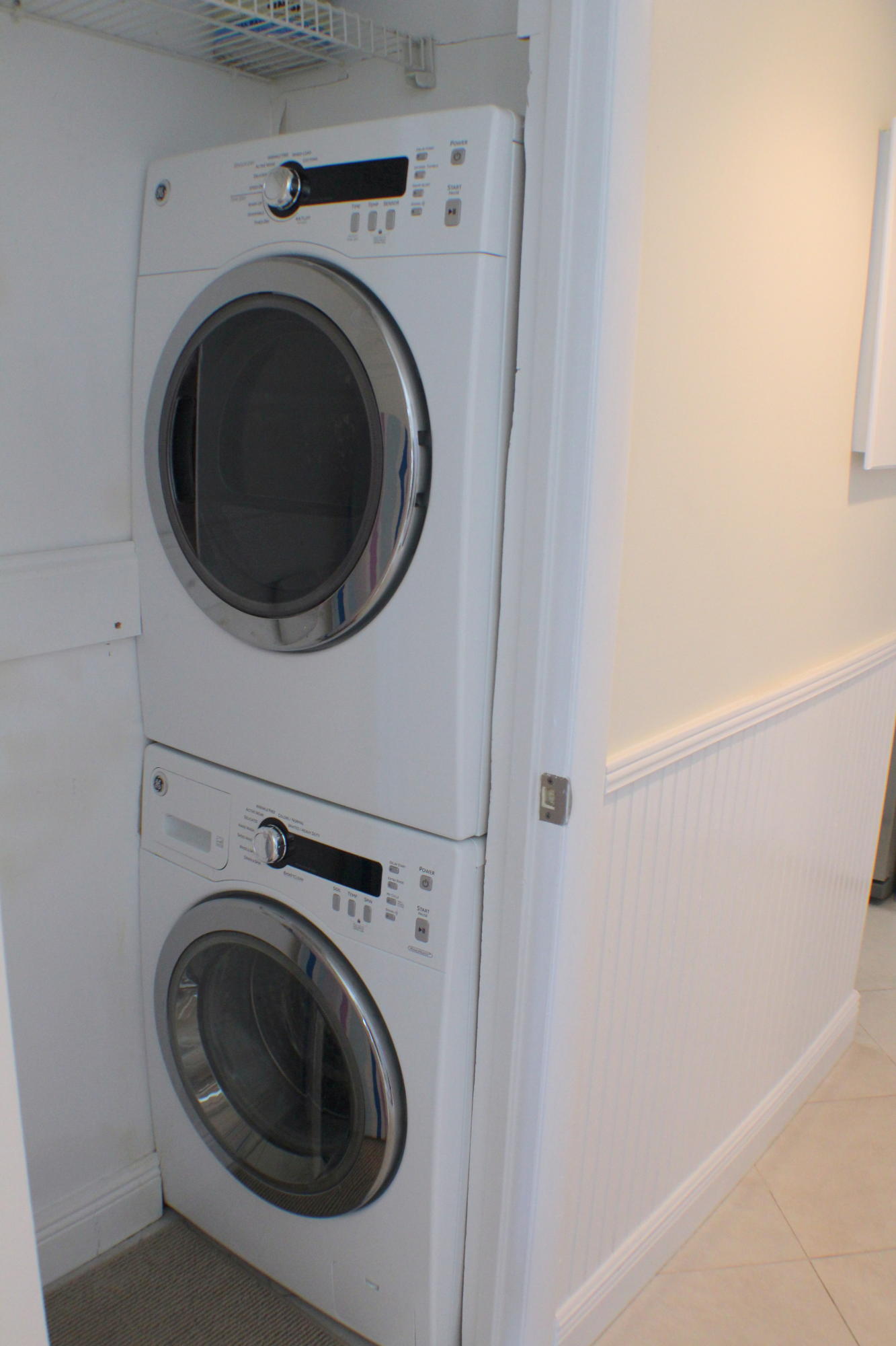 BEACH HOUSE CONDO PH 1 - Residential