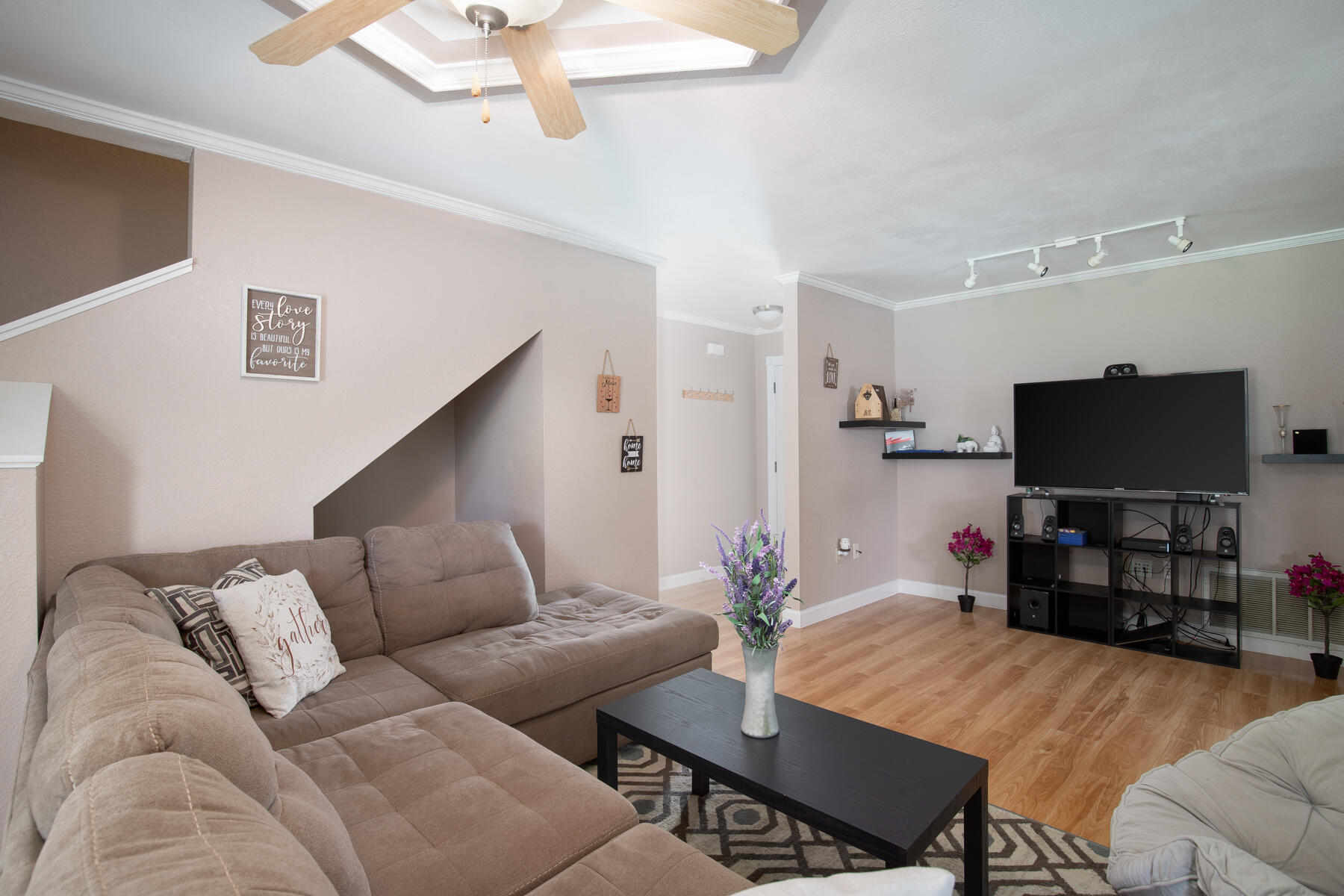 CORONADO VILLAGE PH 1 - Residential