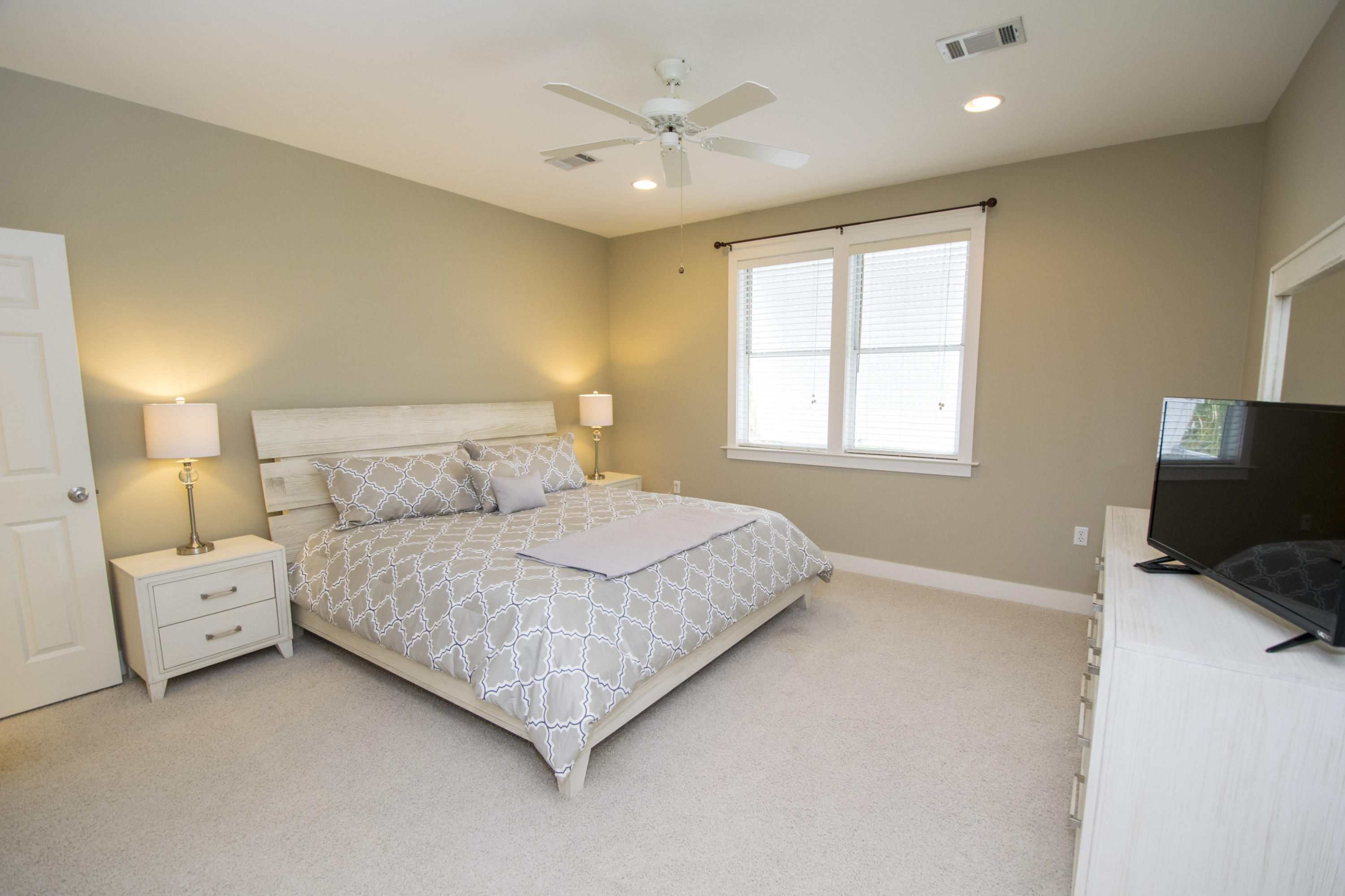 GROVE BY THE SEA - Residential