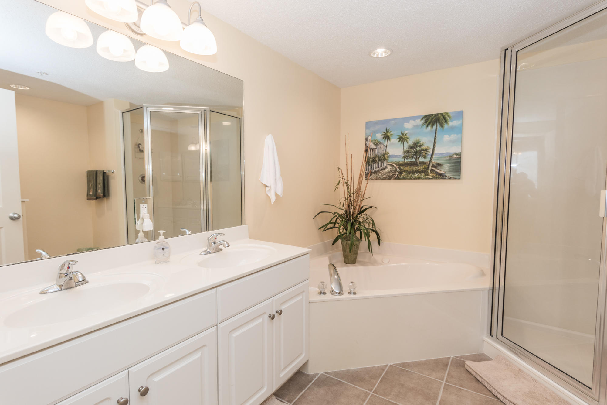 MAJESTIC BEACH TOWERS II - Residential