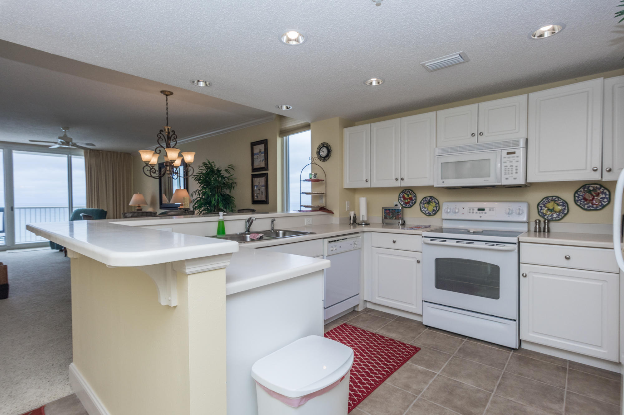 MAJESTIC BEACH TOWERS II - Residential