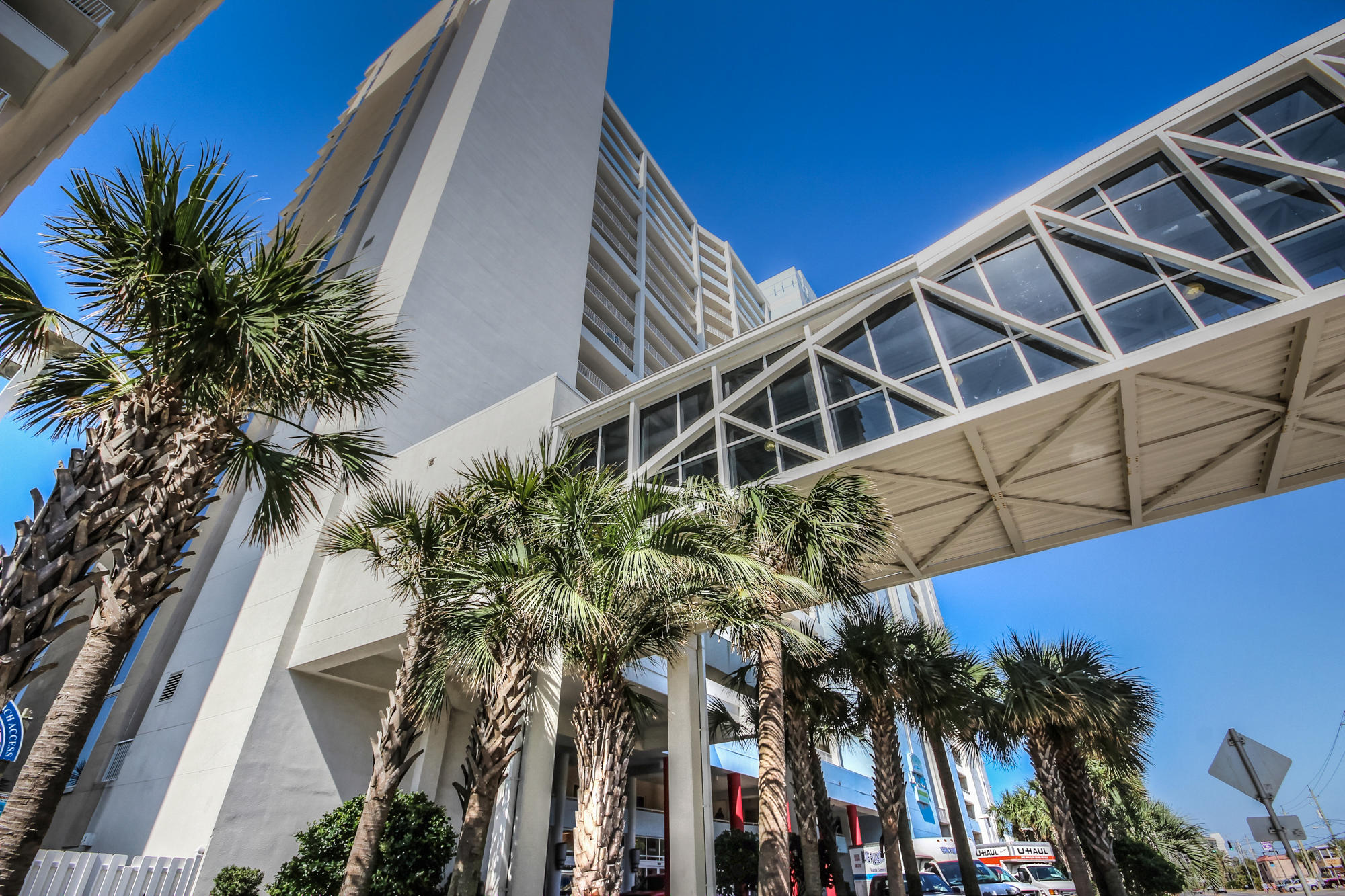 MAJESTIC BEACH TOWERS II - Residential