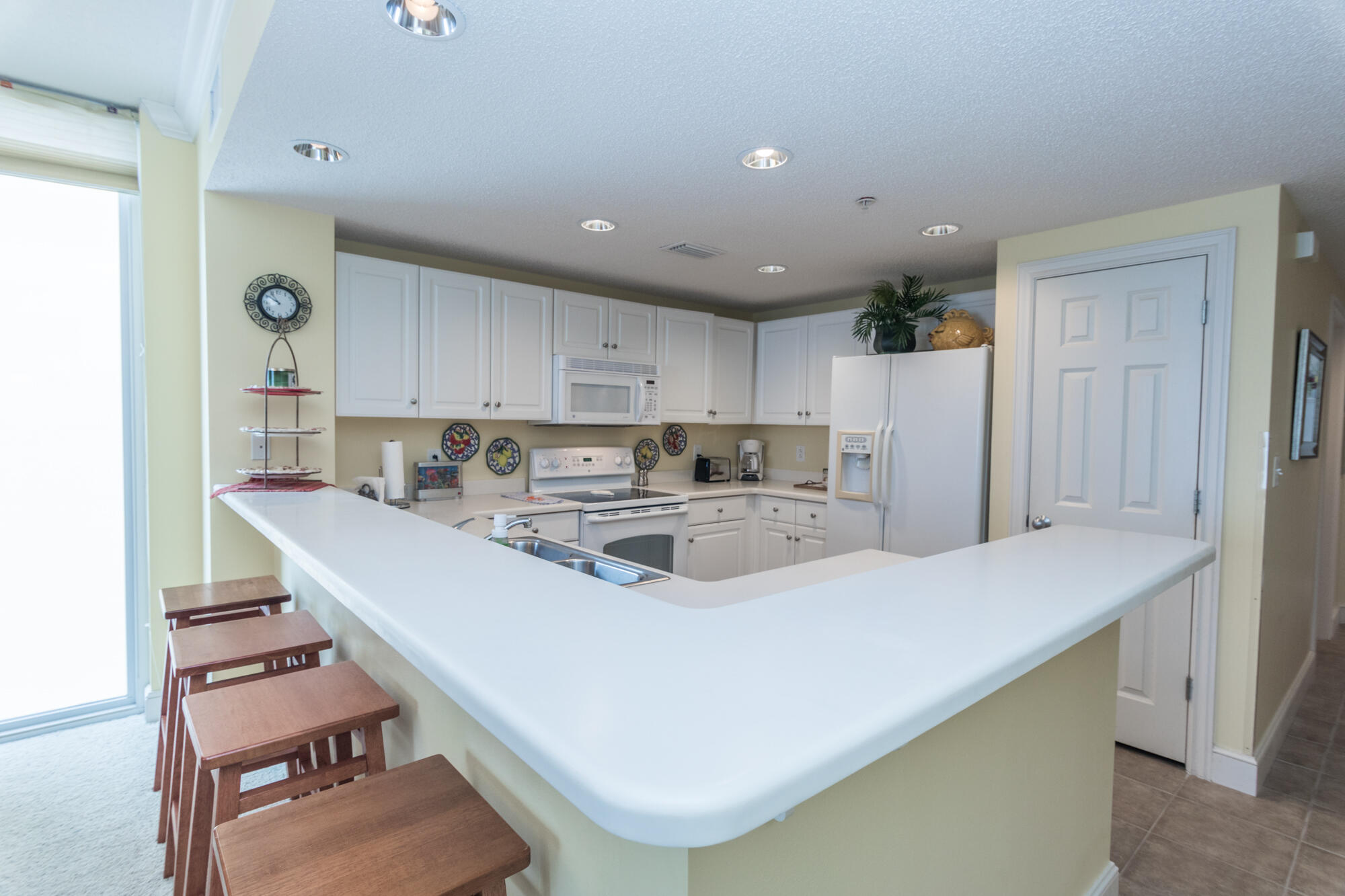 MAJESTIC BEACH TOWERS II - Residential