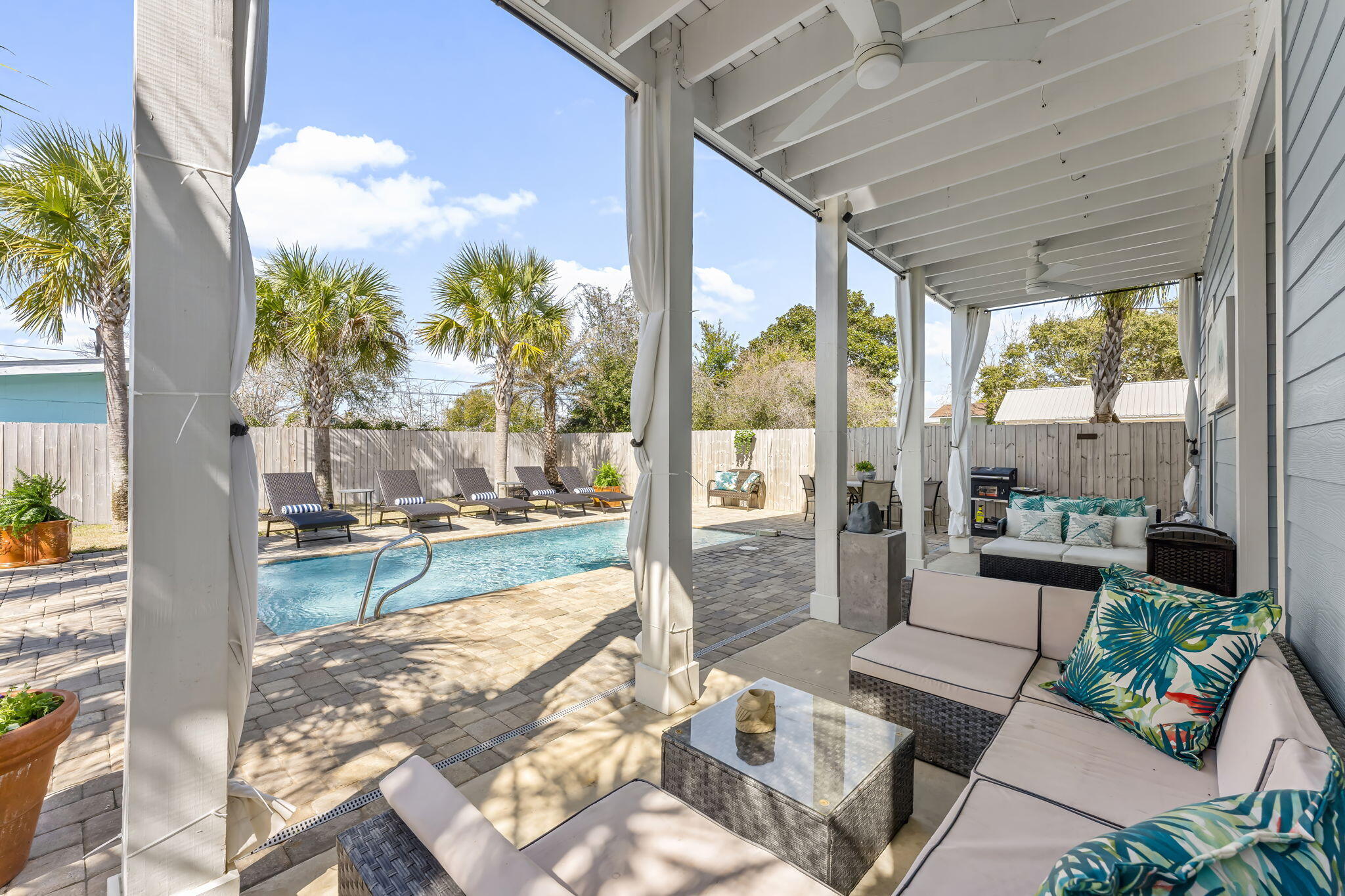 LAGUNA BEACH - Residential