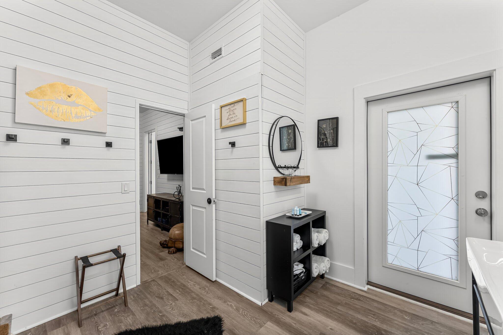LAGUNA BEACH - Residential
