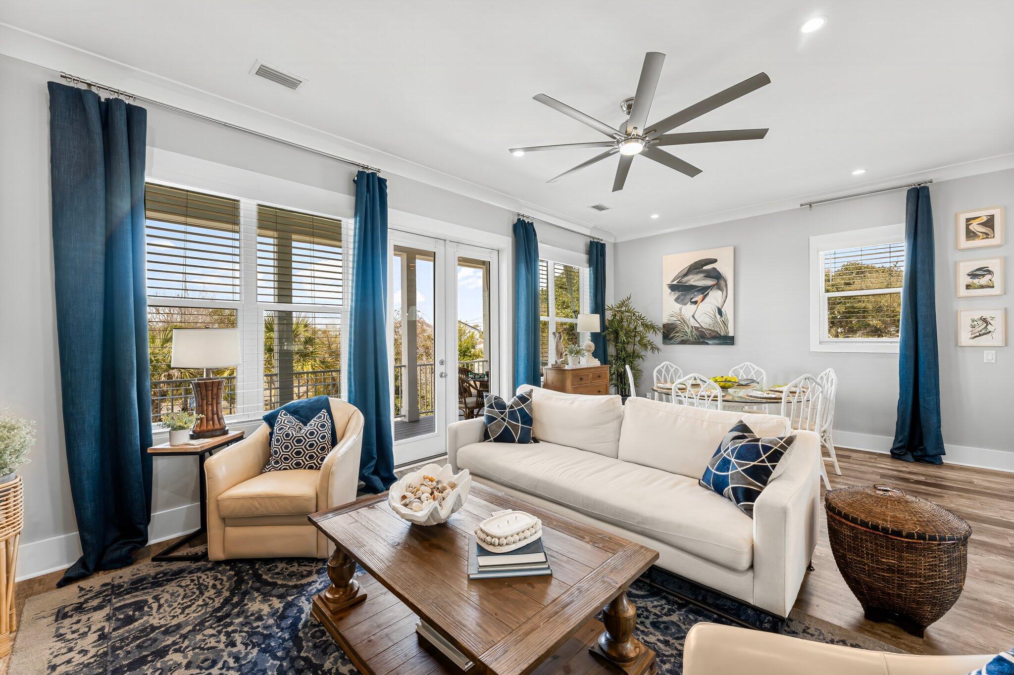 LAGUNA BEACH - Residential