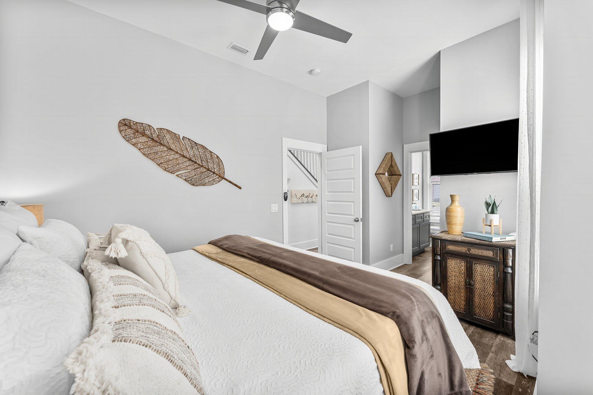 LAGUNA BEACH - Residential