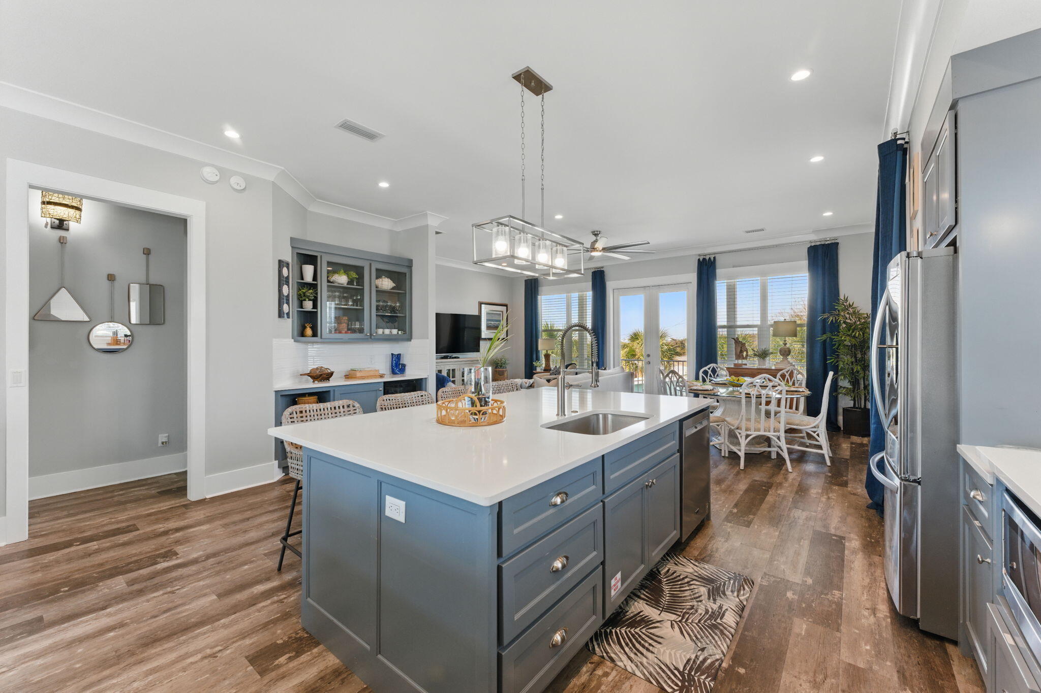 LAGUNA BEACH - Residential