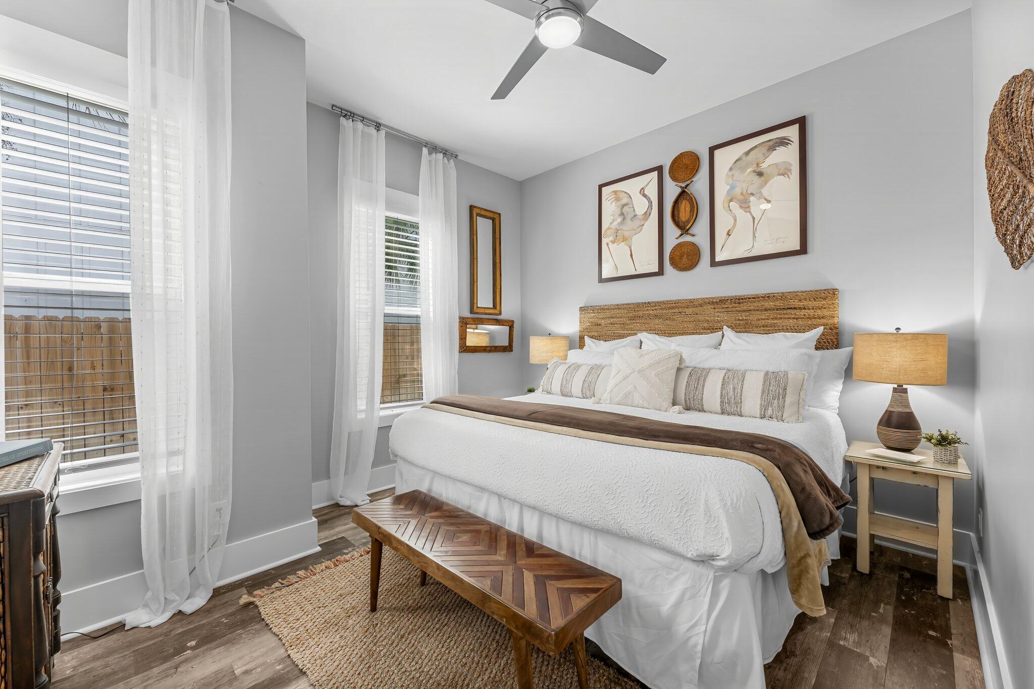 LAGUNA BEACH - Residential
