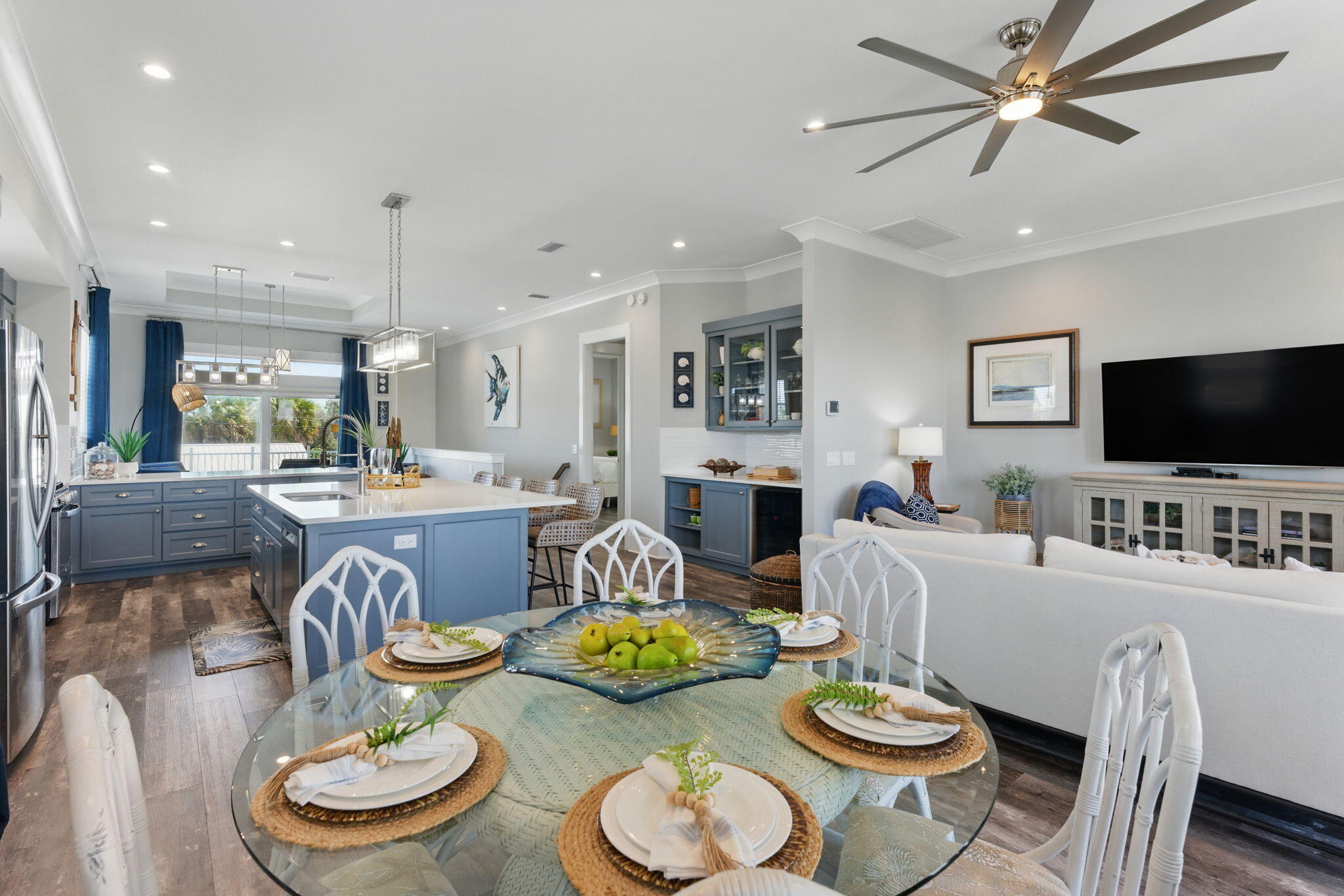 LAGUNA BEACH - Residential