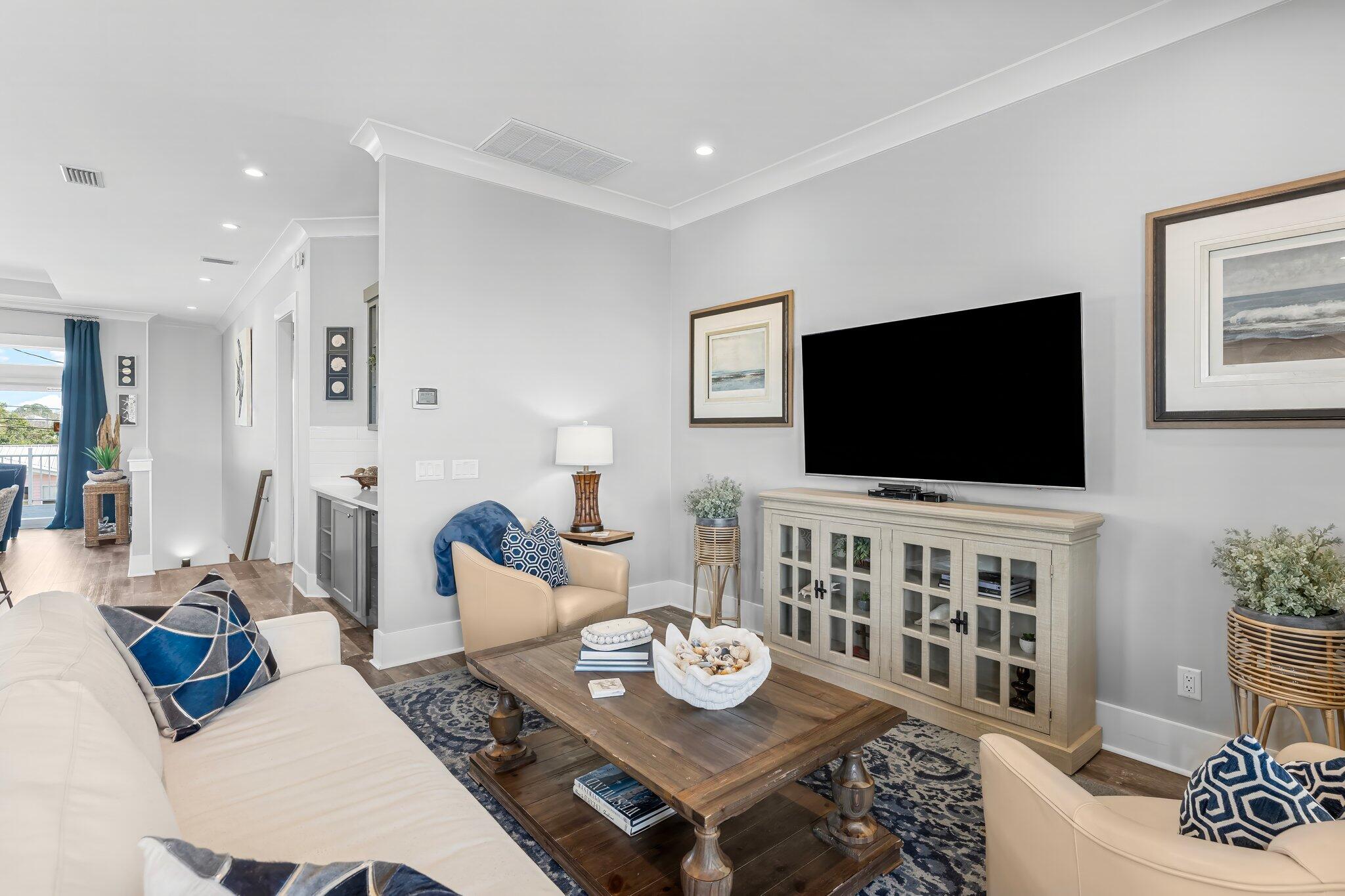 LAGUNA BEACH - Residential