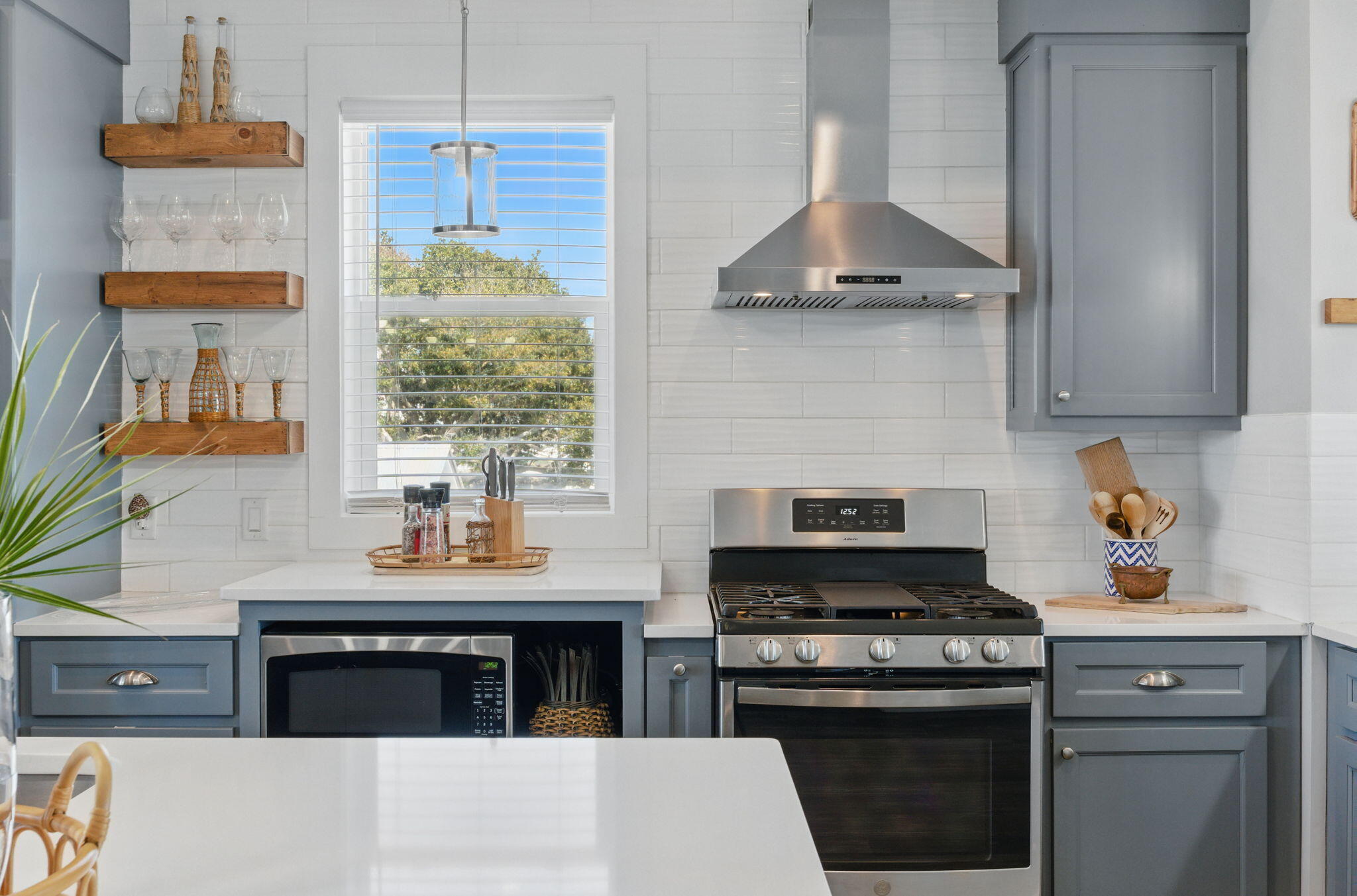 LAGUNA BEACH - Residential