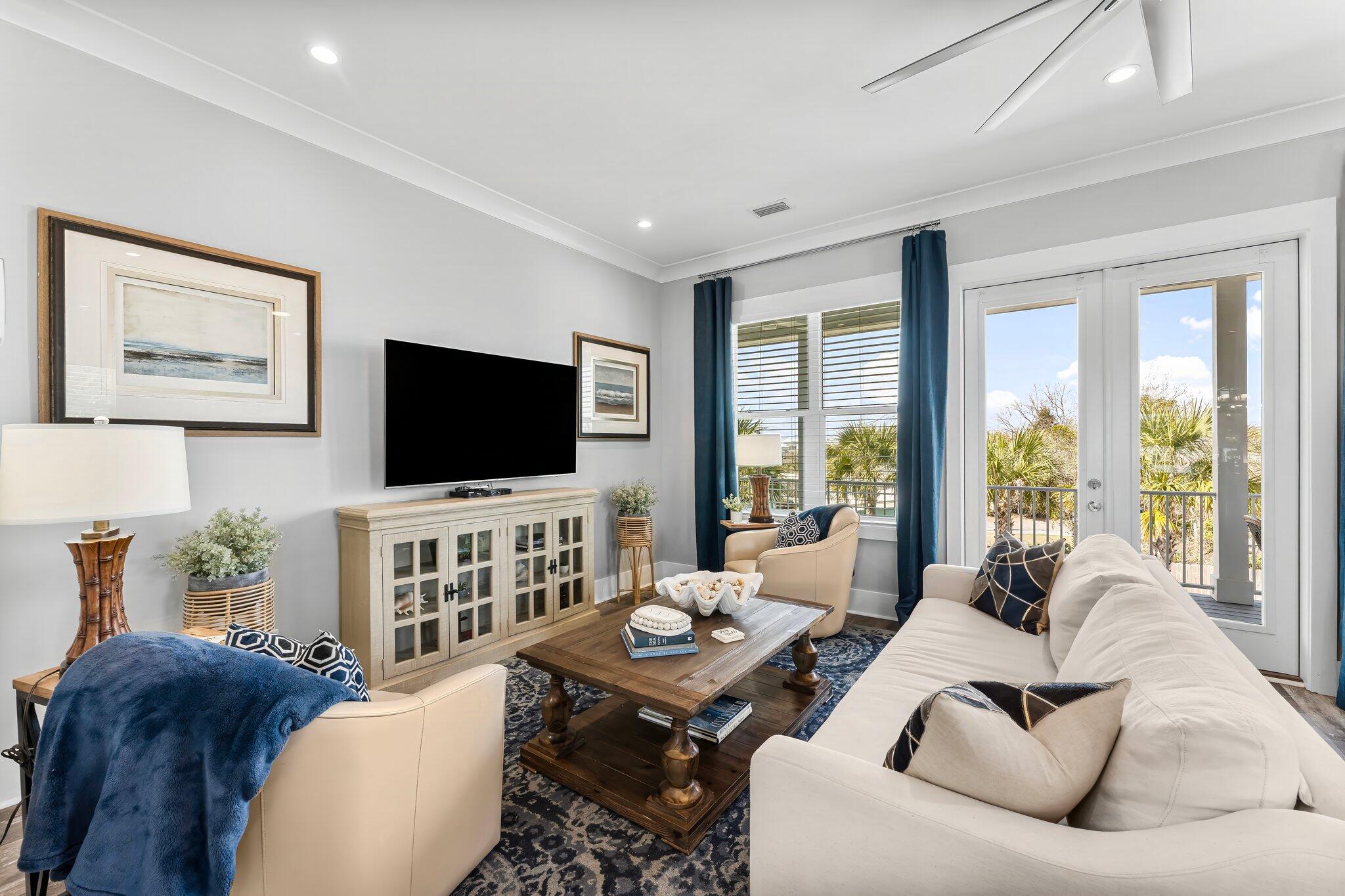 LAGUNA BEACH - Residential
