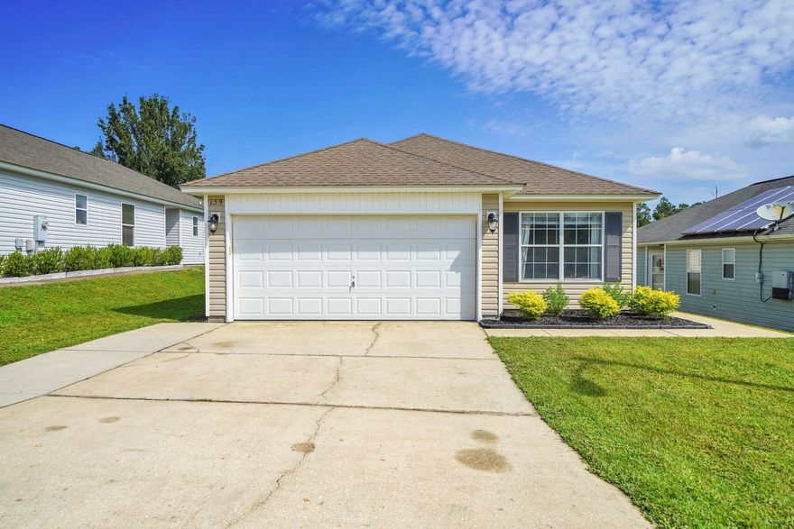 Immaculate 3/2 bath home South of I-10.  This gorgeous home has an open floor plan with tons of natural lighting. Spacious kitchen that includes a breakfast bar, great storage options and an eat in area.  New HVAC (last year) & no HOA.