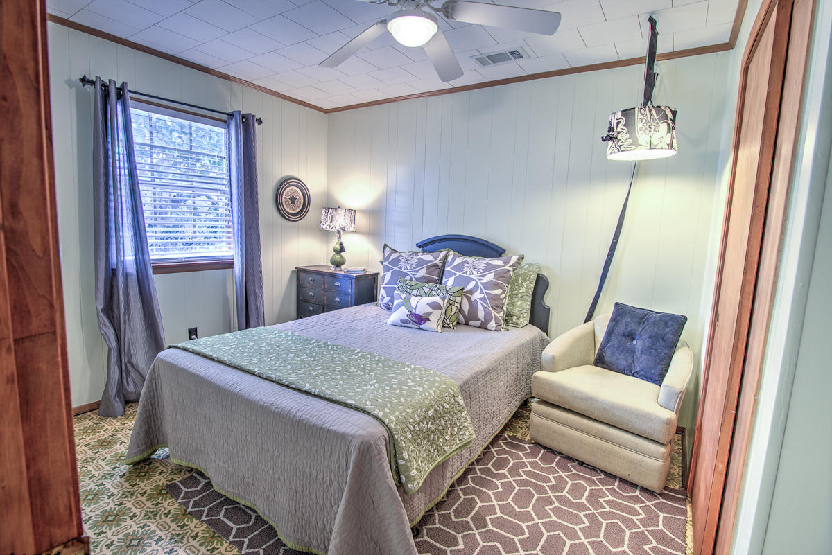 BID-A-WEE S/D - Residential