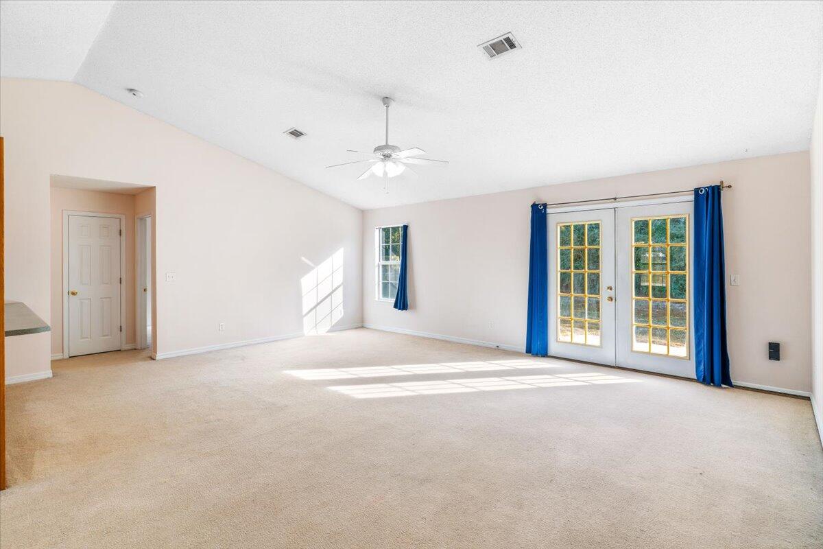 THE PINES - Residential