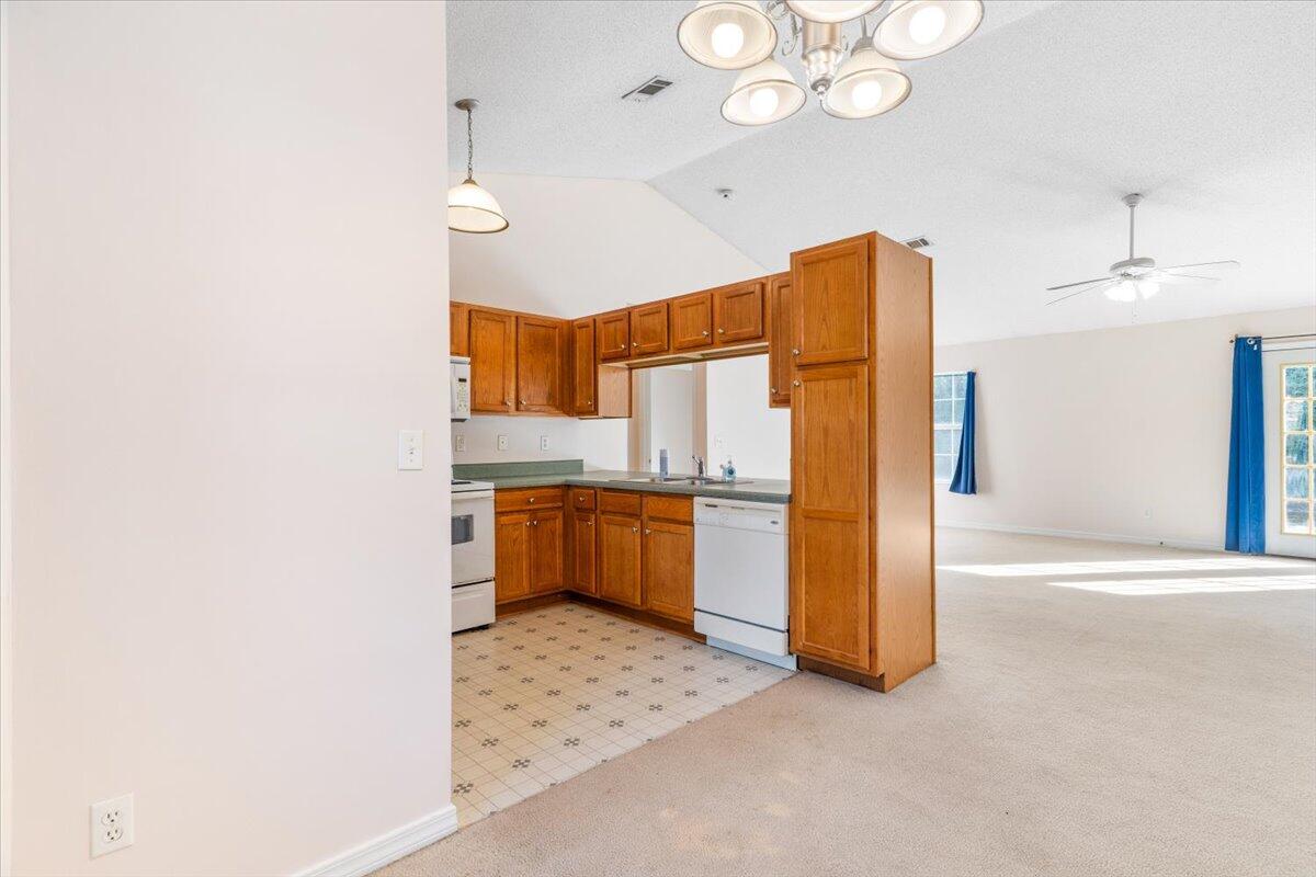 THE PINES - Residential